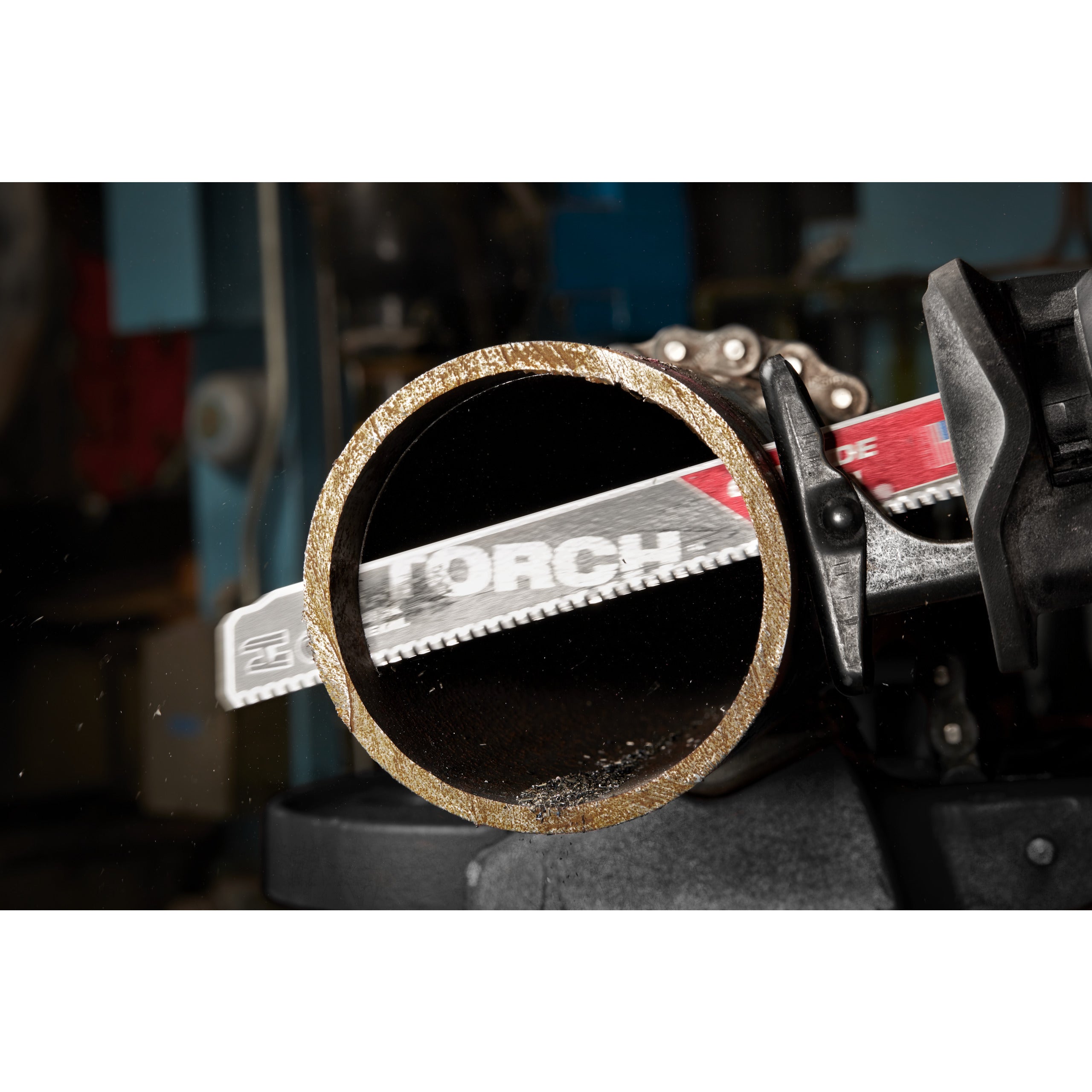 Pânză pentru fierăstrău sabie Sawzall Metal Heavy Duty TORCH™ cu dinți din carbură pentru lucrări de demolare Milwaukee TCT TORCH 230mm x 8 Tpi, cod 48475202