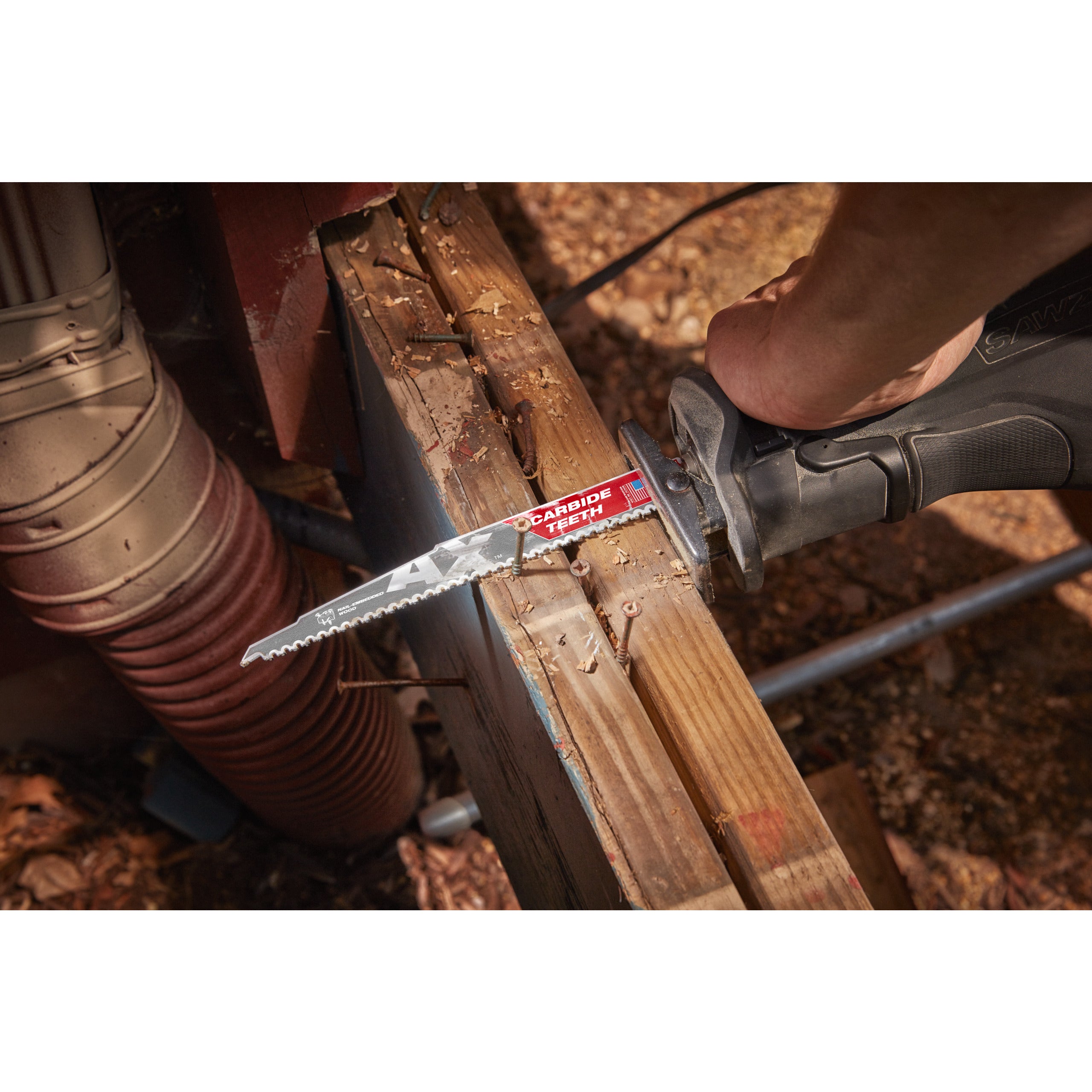 Pânză pentru fierăstrău sabie Sawzall Heavy Duty AX™ cu dinți din carbură pentru lucrări de demolare Milwaukee TCT AX 230mm x 5 Tpi, cod 48475226
