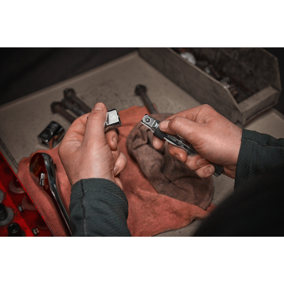 Prelungitoare ½″ cu blocare Milwaukee 1/2" Drive 127 mm Locking Extension, cod 4932480937