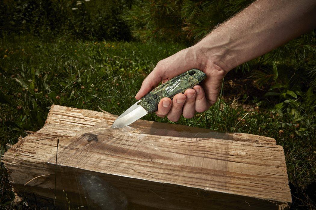 Cuțit pliabil camo de buzunar Milwaukee FASTBACK™, cod 4932492375 - BIG STORE (Dynamic Tools SRL)