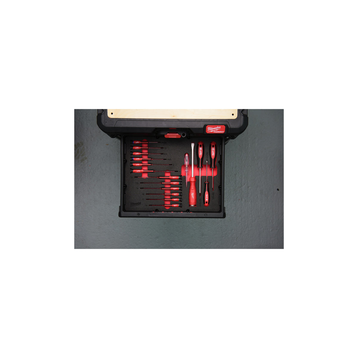 Inserție spumă PACKOUT™ cu 17 șurubelnițe de precizie Milwaukee 17 pc Packout Drawer Precision Screwdriver Foam Insert Set, cod 4932493644