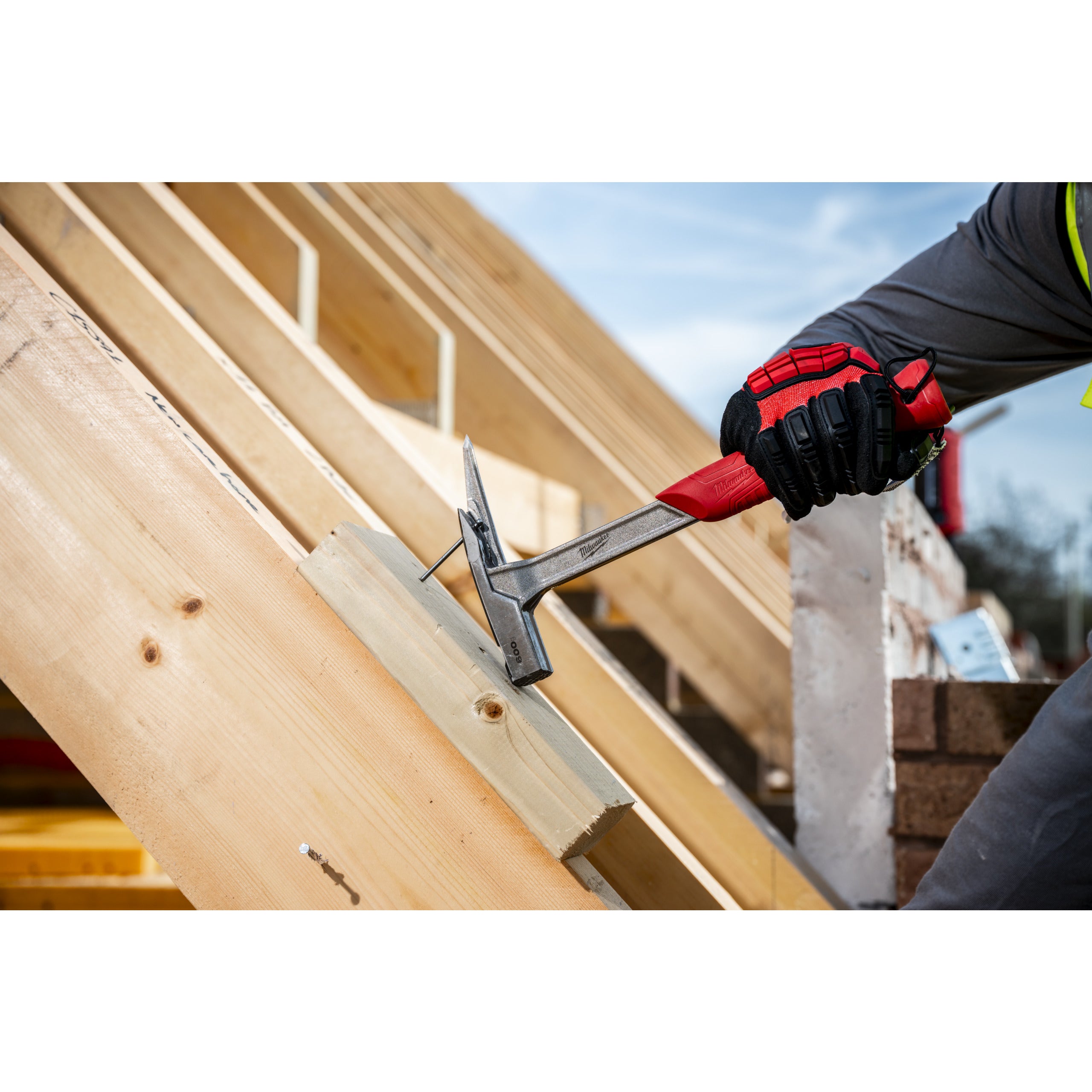 Ciocan pentru acoperiș Milwaukee Roofing Hammer 750g, cod 4932493655
