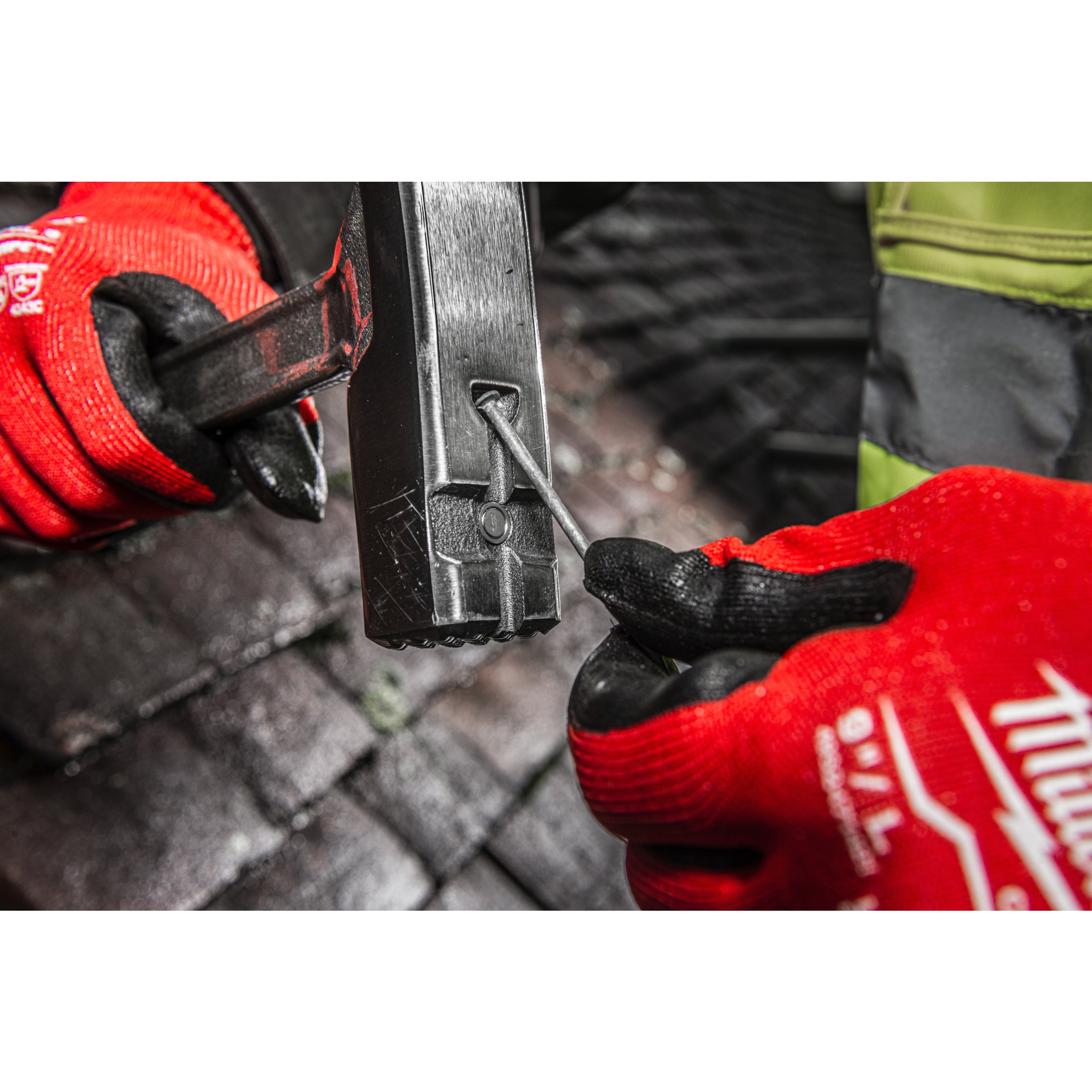 Ciocan pentru acoperiș Milwaukee Roofing Hammer 750g, cod 4932493655