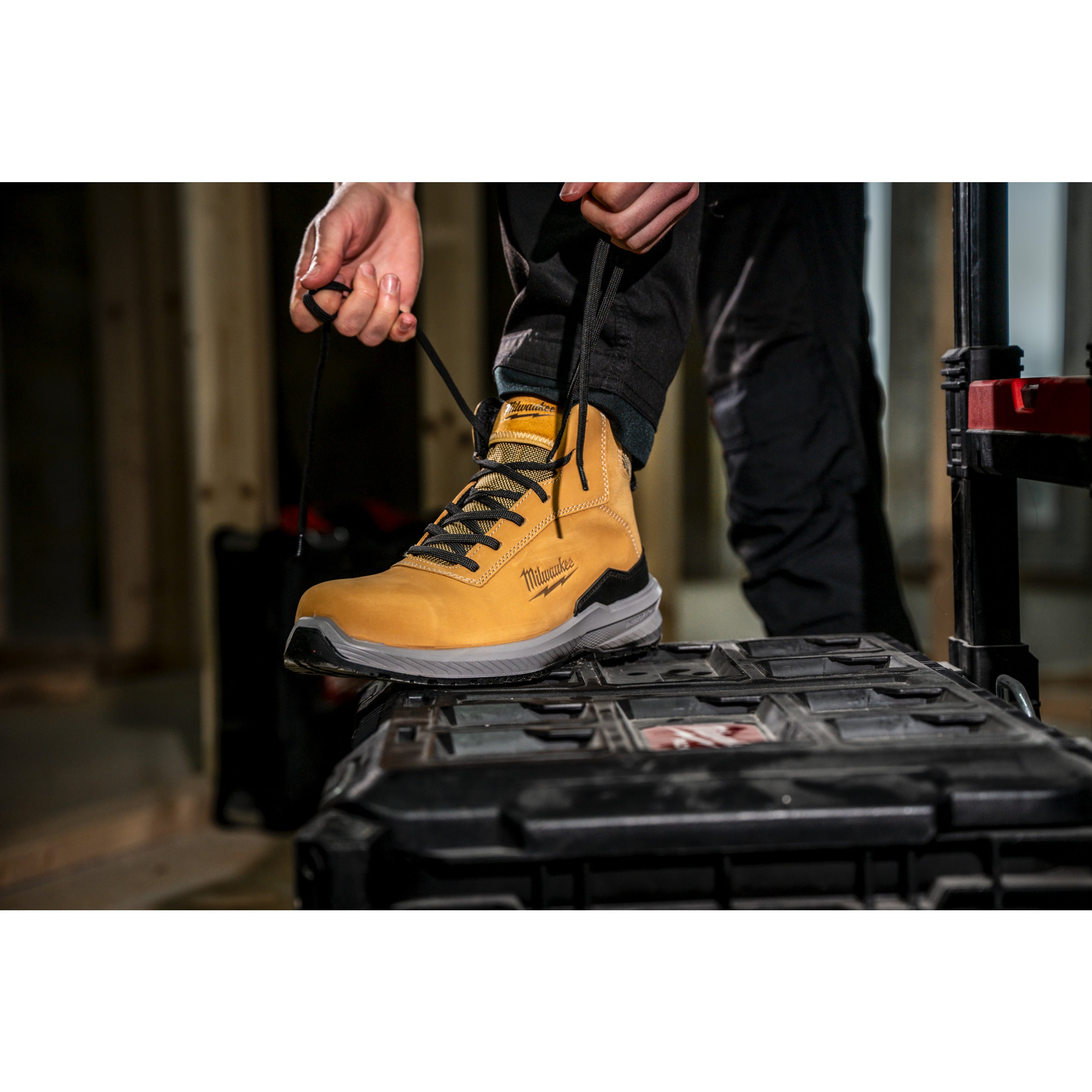 Ghete bej de protecție Flextred™ S3S 1M171311 ESD FO SR Milwaukee FXT S3S 1M171311 ESD FO SR 45, cod 4932493749