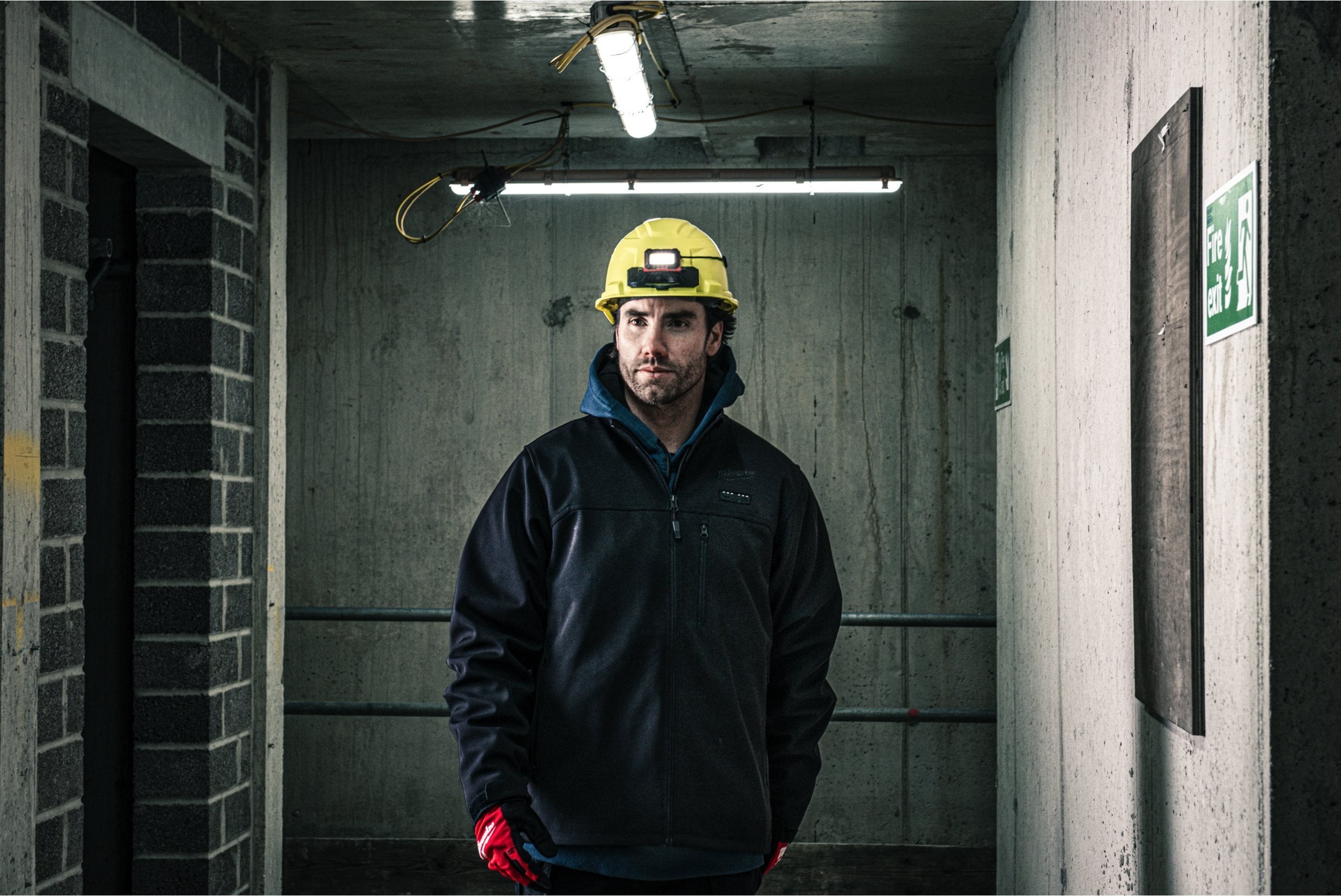 Jachetă încălzită Milwaukee M12 HJ6-0, HEXON HEAT TECHNOLOGY™, negru și gri