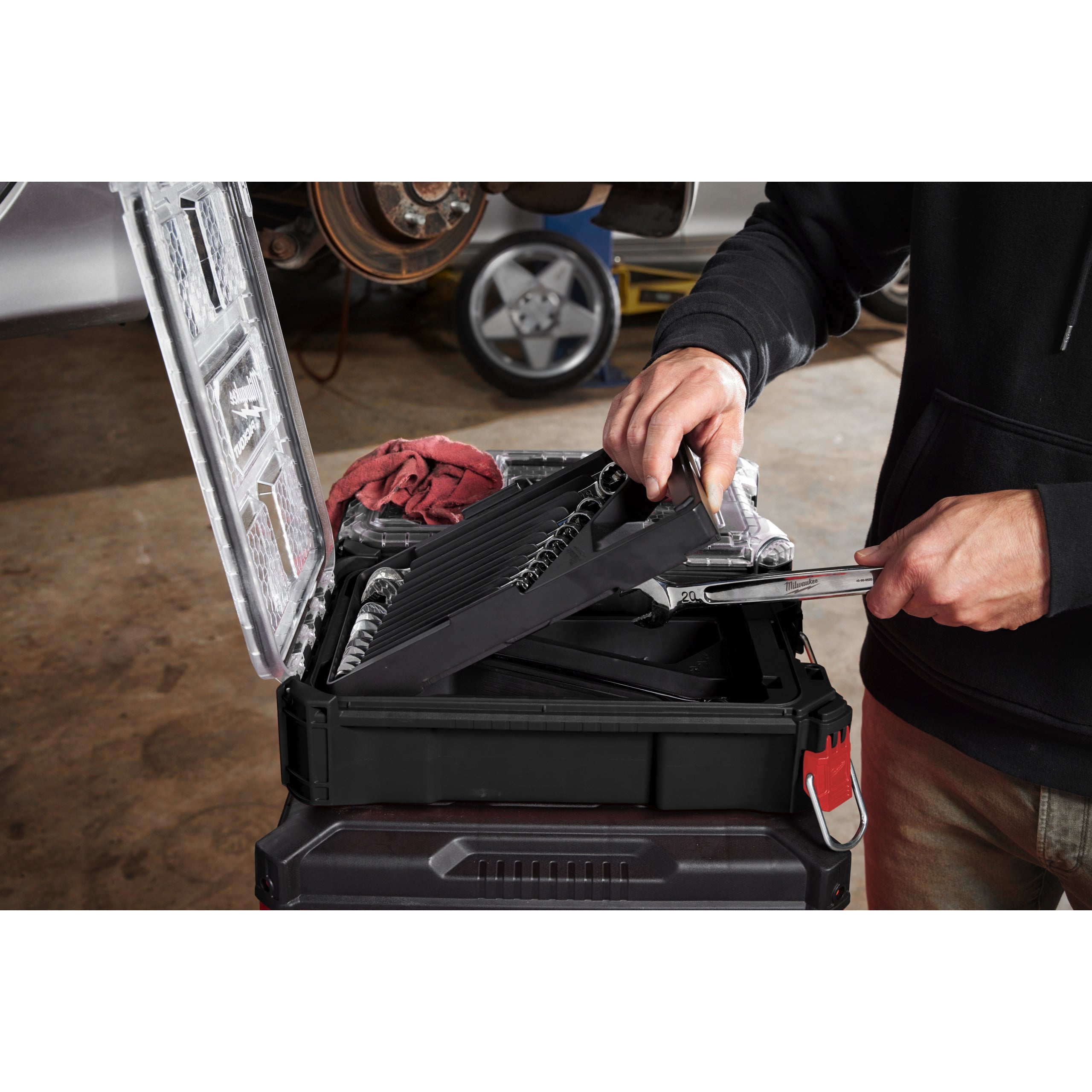Cheie combinată Set 15 buc. chei combinate MAX BITE™ în organizator compact PACKOUT™ Milwaukee 15 pc MAXBITE combination spanner set with Packout, cod 4932498141