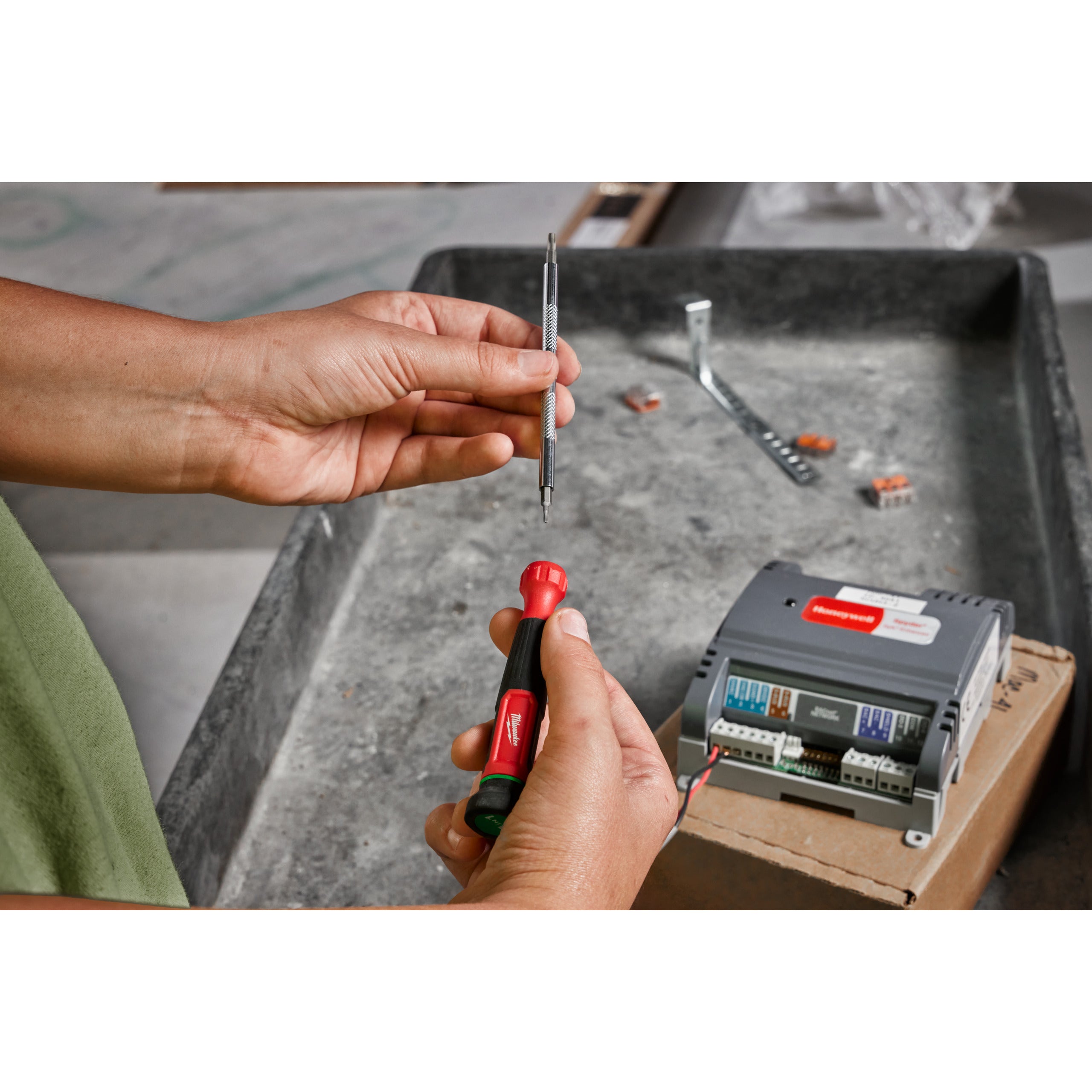 Șurubelniță de precizie Multi-Bit Milwaukee 4 in 1 Torx Precision Multi-Bit Screwdriver, cod 4932498175