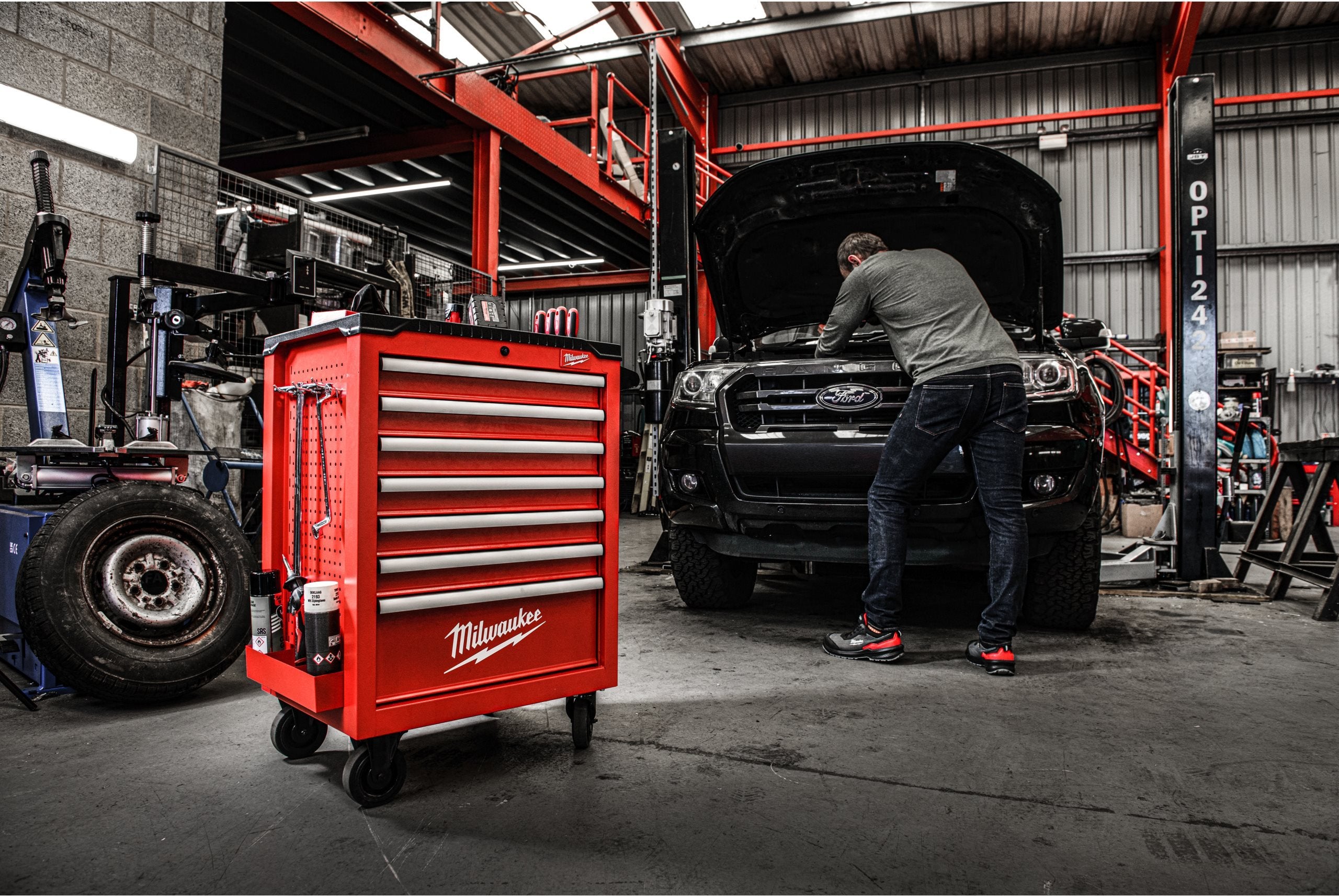 Dulap de scule mobil Milwaukee TOOLGUARD™ SRC27/7-1, 7 sertare, metalic, 69 cm, cod 4932498252