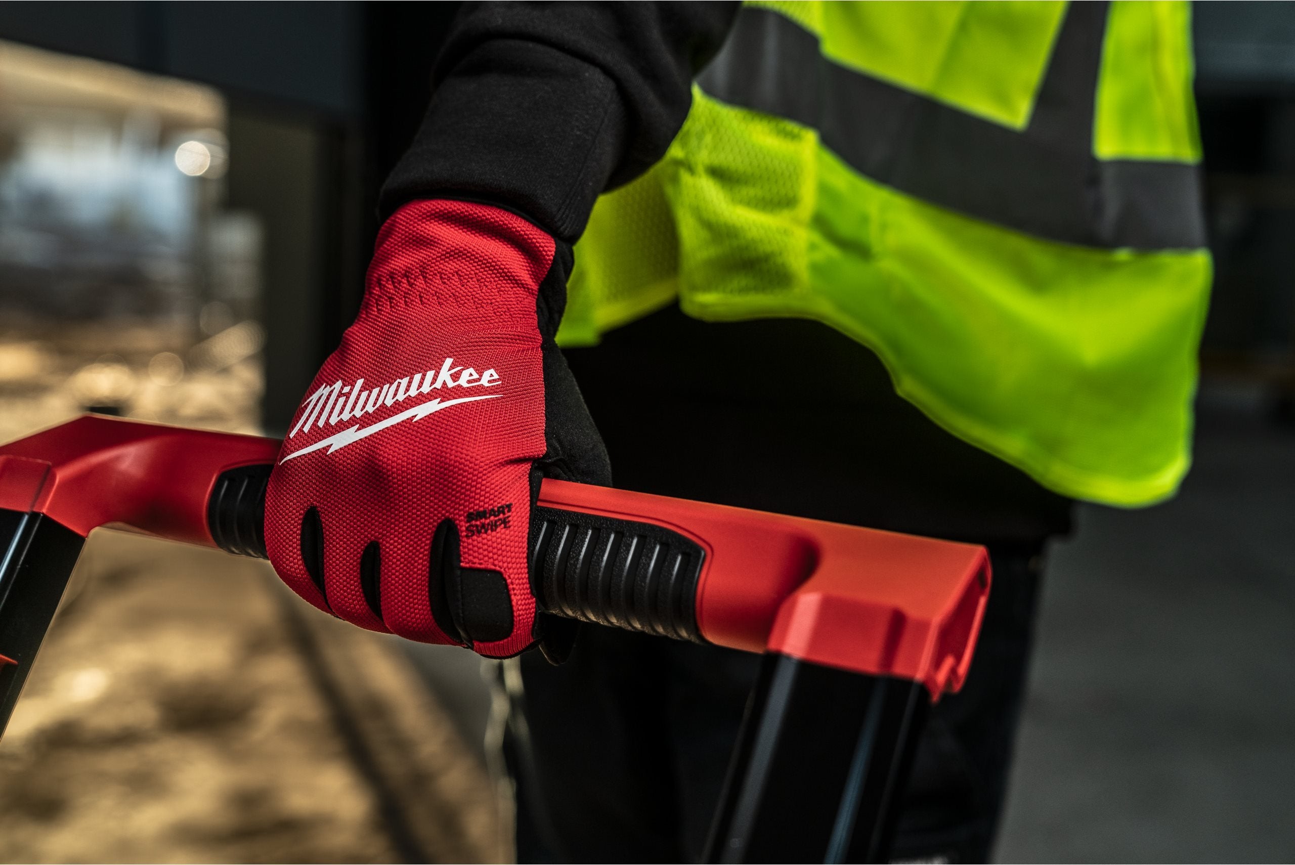 Mănuși de lucru Milwaukee FLEX cu piele sintetică moale pe palmă