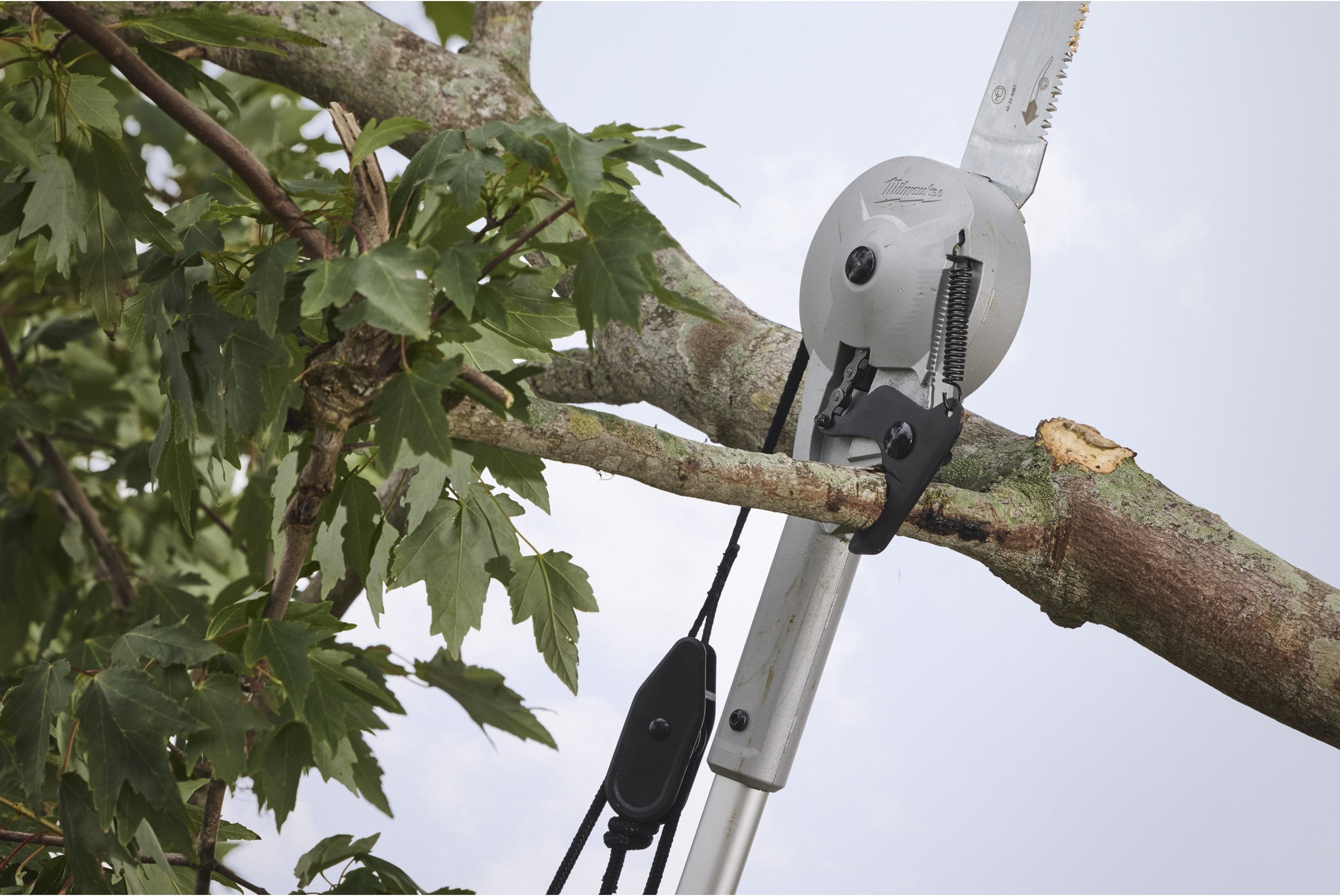 Fierăstrău-foarfecă de crengi Milwaukee 2-in-1, telescopic, 180mm, cod 4932498626