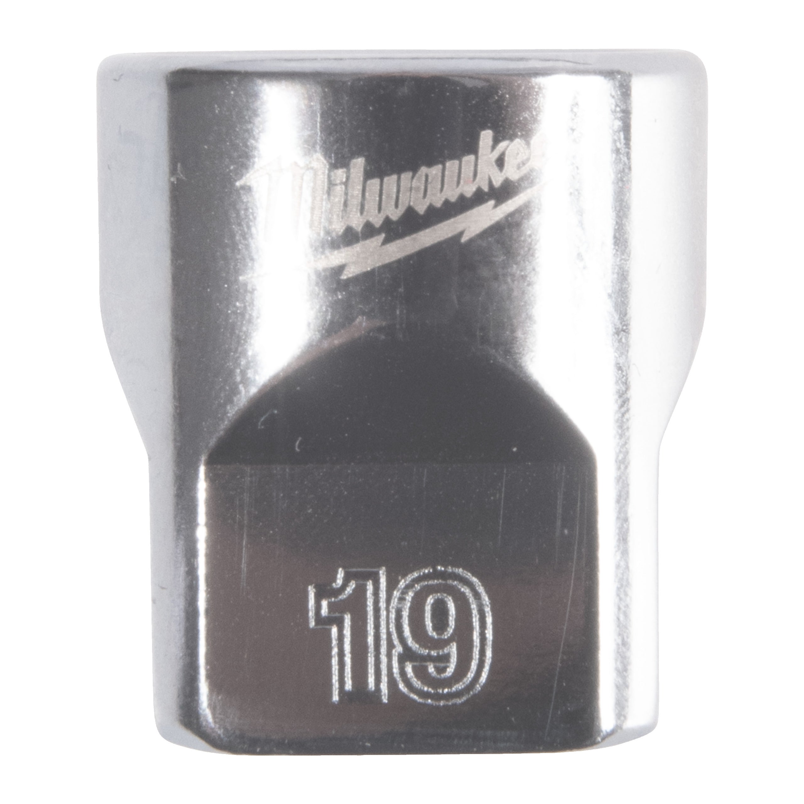 Cheie tubulară ⅜″ metrică, 12 puncte Milwaukee 3/8'' Drive Metric Standard 12-Point Socket - 19mm, cod 4932498811