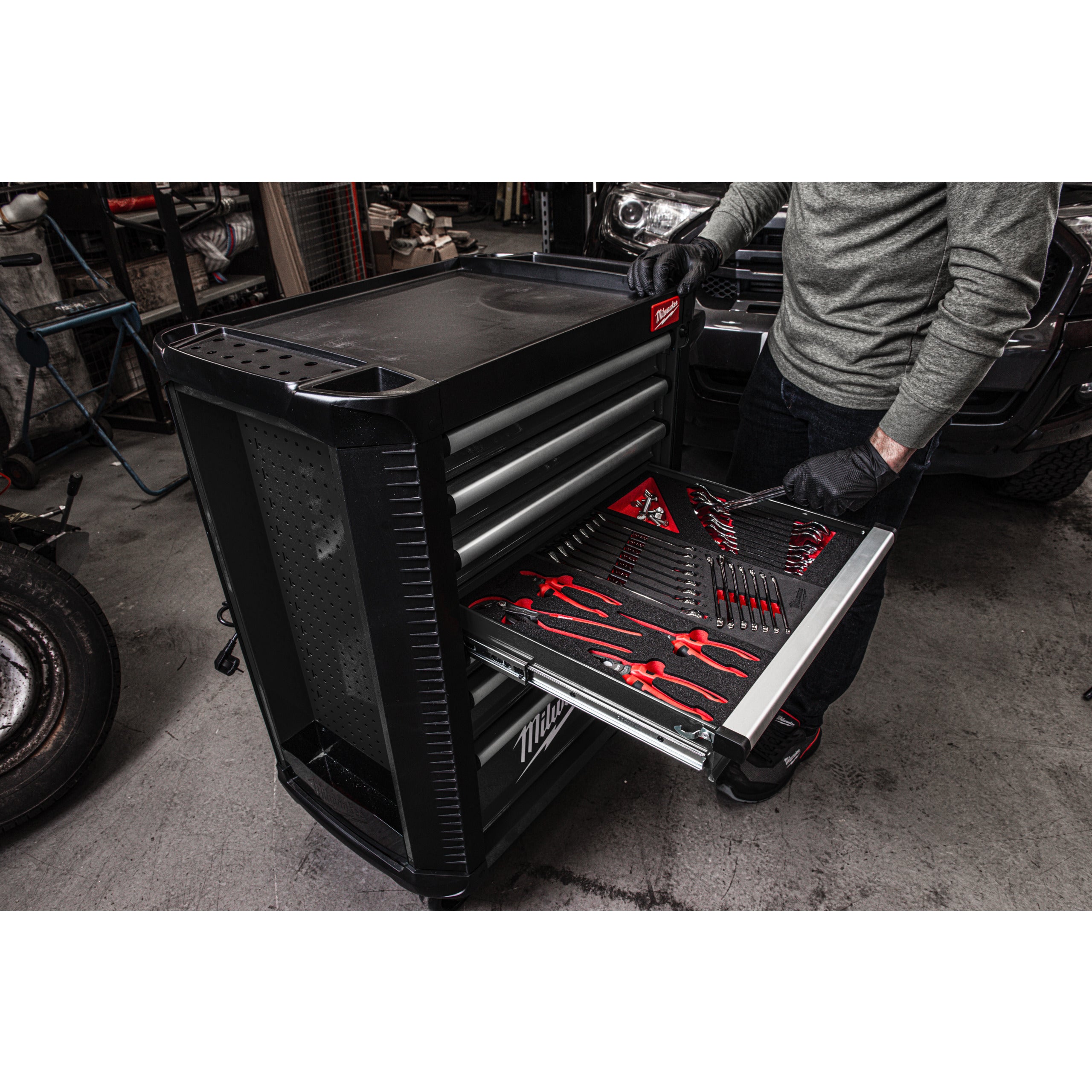 Dulap metalic TOOLGUARD™ TOOLGUARD™ Dulap de scule mobil, cu 7 sertare, metalic, 78 cm dotat cu scule, EU Milwaukee 206 pc Filled TOOLGUARDTM 30IN/78cm GREY, cod 4932500744