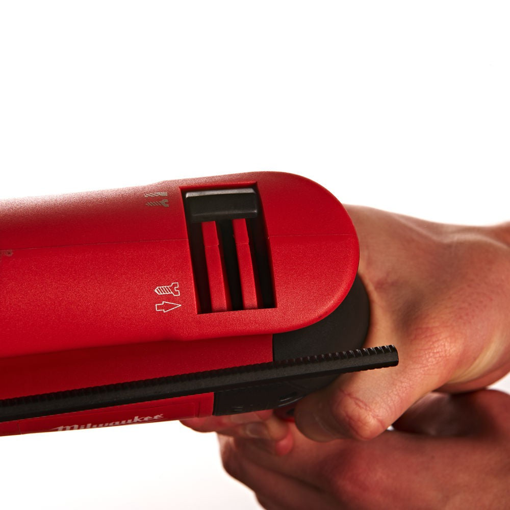 Mașină de găurit 630 W Milwaukee DE13RP, cod 4933409194