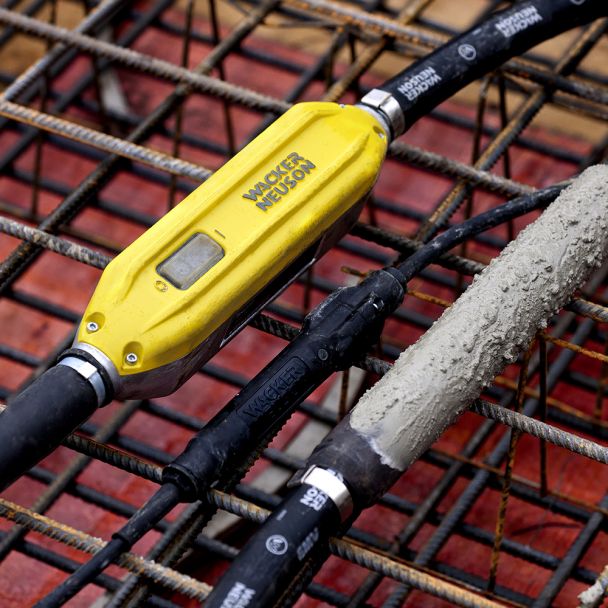 Vibrator de beton cu convertizor integrat Wacker Neuson IRFU45/230, cap vibrant 45 mm, arbore flexibil 5 m, frecvență 200 Hz, cod 5000610024