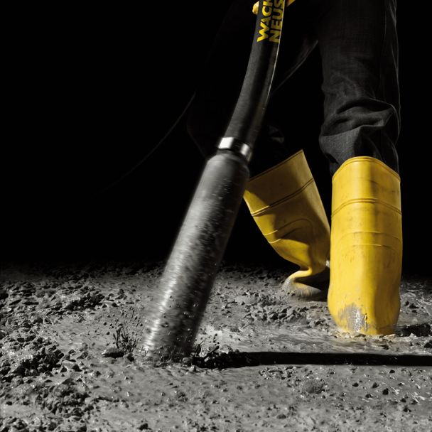Vibrator de beton cu convertizor integrat Wacker Neuson IRFU45/230, cap vibrant 45 mm, arbore flexibil 5 m, frecvență 200 Hz, cod 5000610024