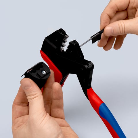 Clește de sertizare Knipex pentru adaosuri de sertizare interschimbabile, cod 974366