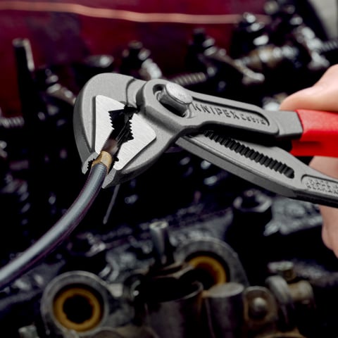 Cleşte pentru pompa de apă extra-slim KNIPEX Cobra® ES, cod 8751250
