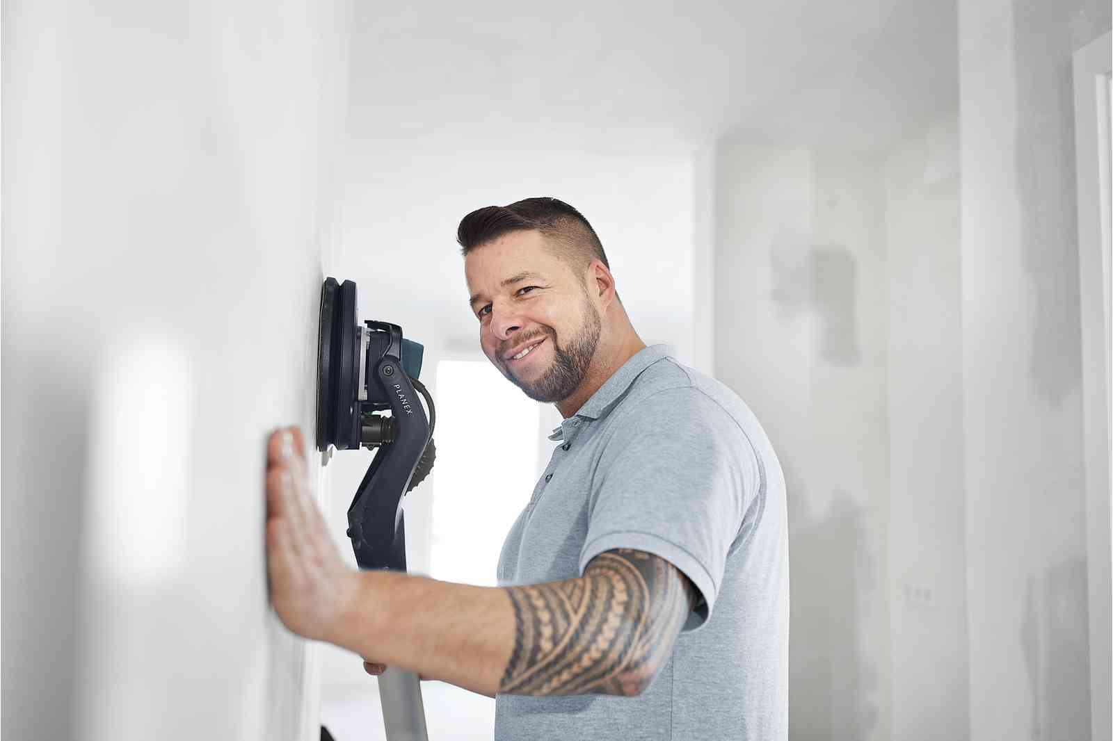 Șlefuitor de pereți cu braț telescopic Festool PLANEX LHS 2-M 225 EQ, cod 577354 + CADOU: 1 x set foi abrazive 205656 + 1 x set foi abrazive 205662 - BIG STORE (Dynamic Tools SRL)