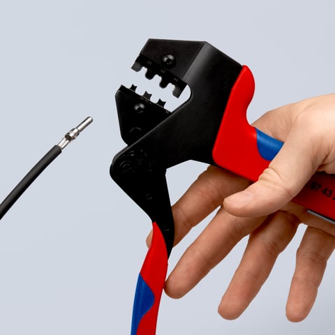 Cutie de scule pentru instalații fotovoltaice KNIPEX 7 buc, cod 979104V02
