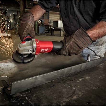 Polizor unghiular de 1250 W cu frânare rapidă și mâner anti-vibrații Milwaukee AGV13-125XSPDEB, cod 4933464998