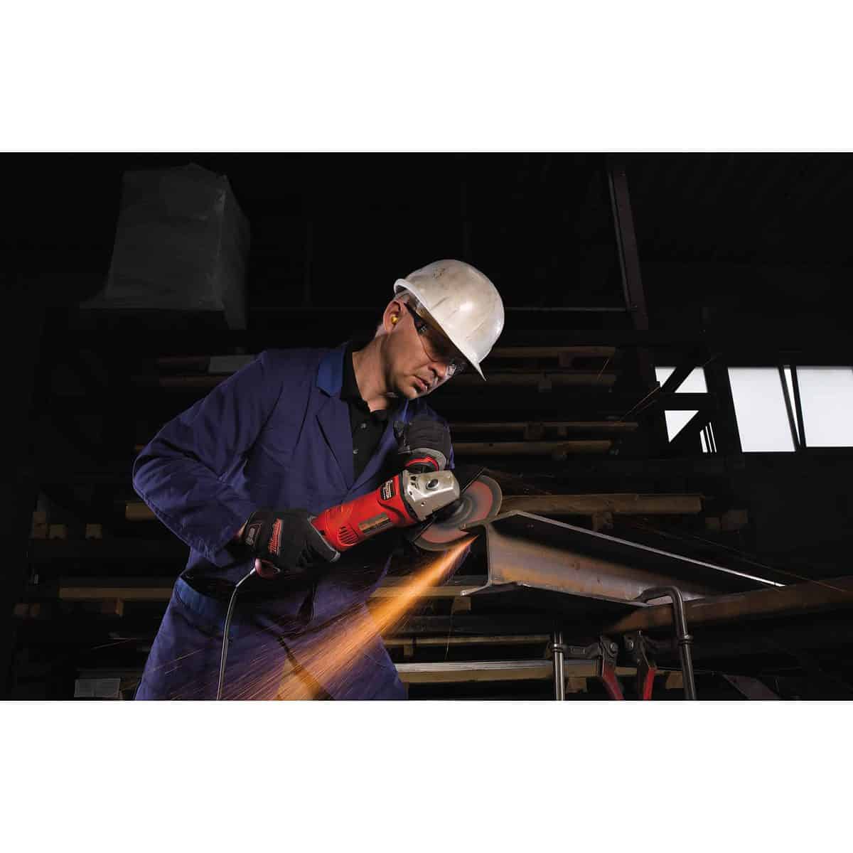 Polizor unghiular 1750 W cu mâner anti-vibrații Milwaukee AGV17-125XE, cod 4933432690