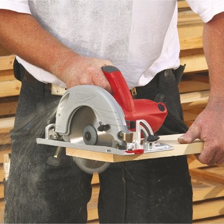 Fierăstrău circular 165 mm (adâncime de tăiere 56 mm) Milwaukee CS55, cod 4933403635