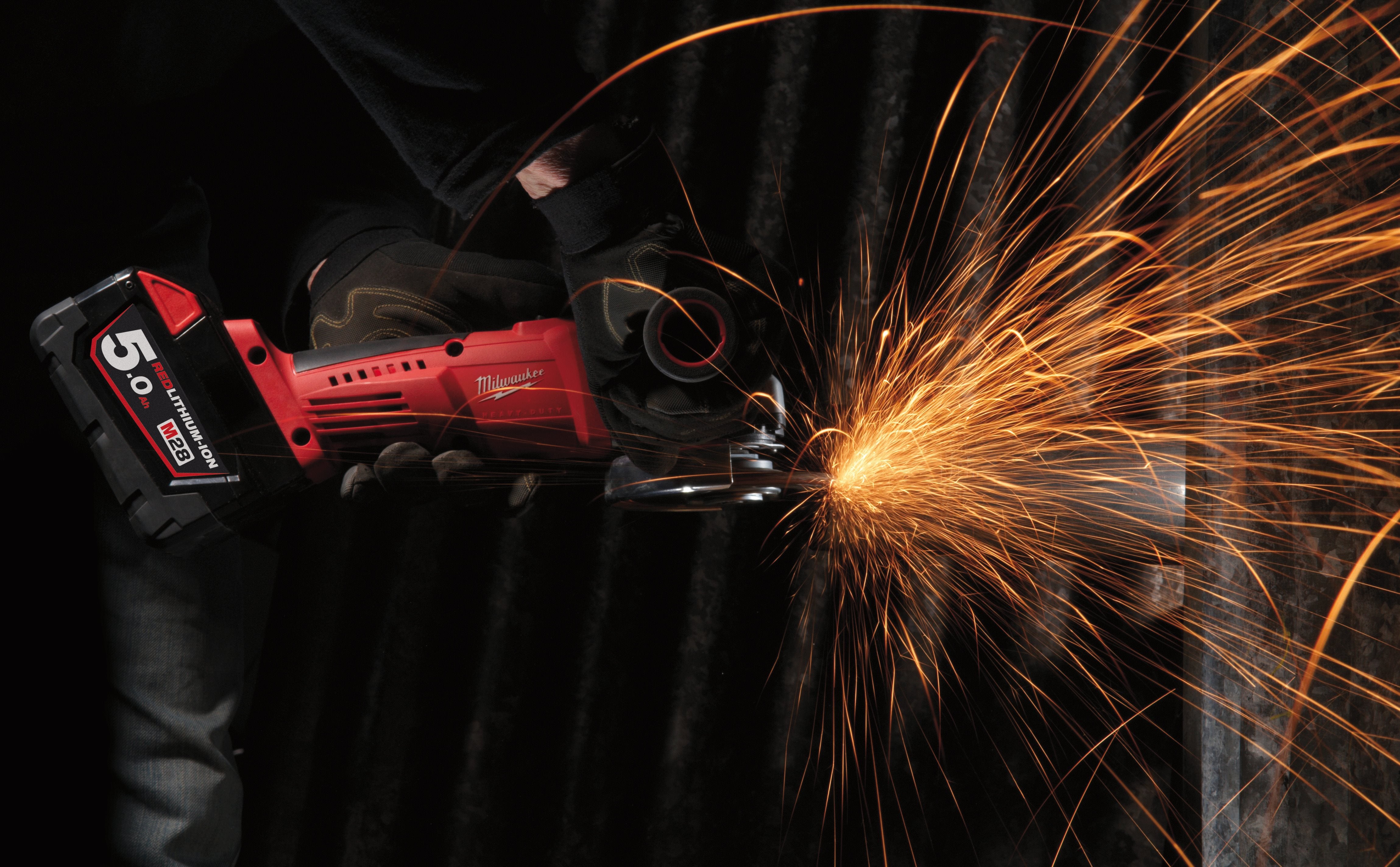 Polizor unghiular 115 mm M28™ Milwaukee HD28AG115-502X, cod 4933448540