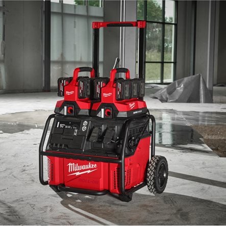 Sursă de alimentare Milwaukee IRPSUOP2500 ROLL-ON™ 7200/ 3600 W 2,5 kWh, cod 4933492133 + CADOU: Încărcător 6 porturi M18™ PC6 PACKOUT™, cod 4932480162