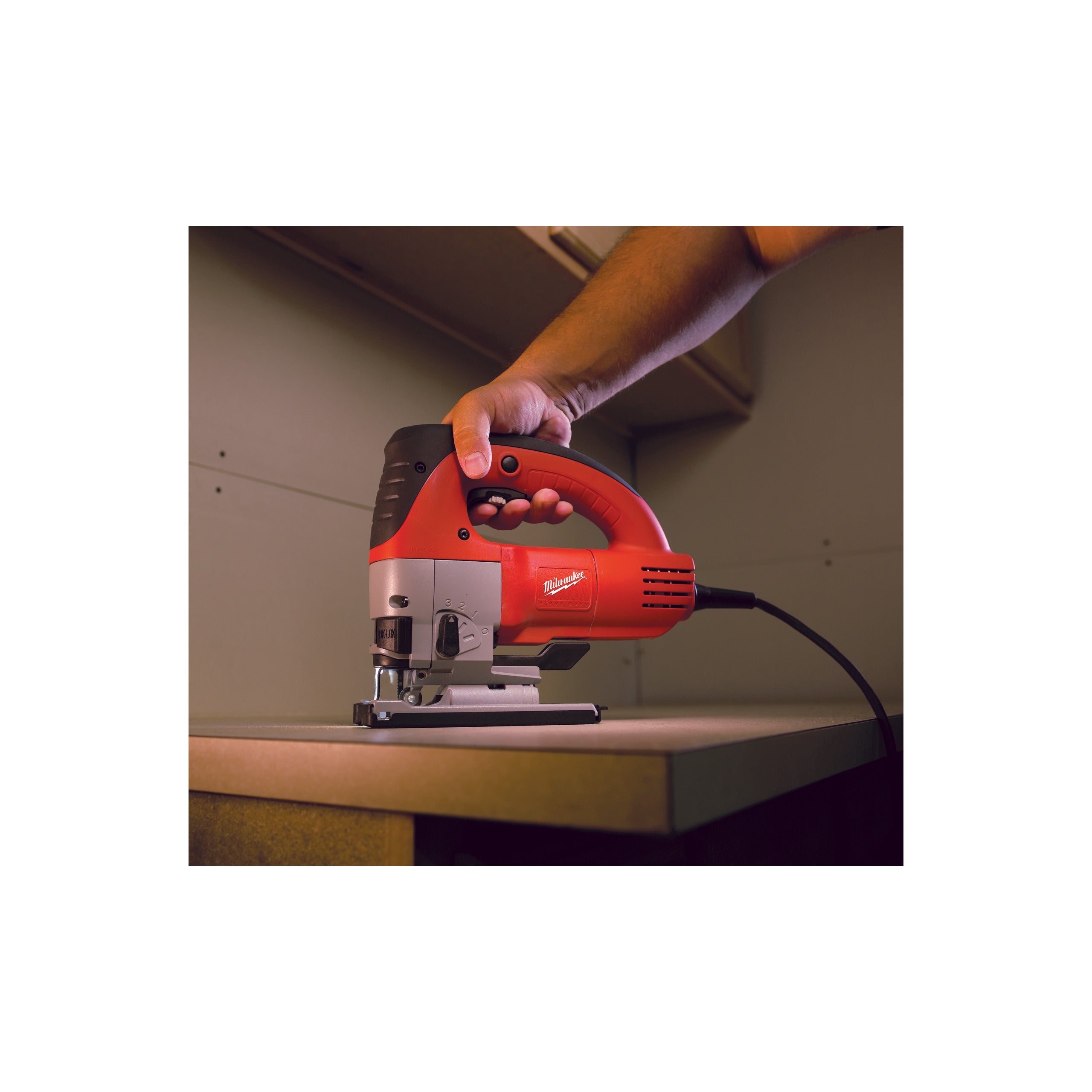 Fierăstrău pendular Heavy Duty, cu mâner superior Milwaukee JSPE 135 TX, cod 4933500568