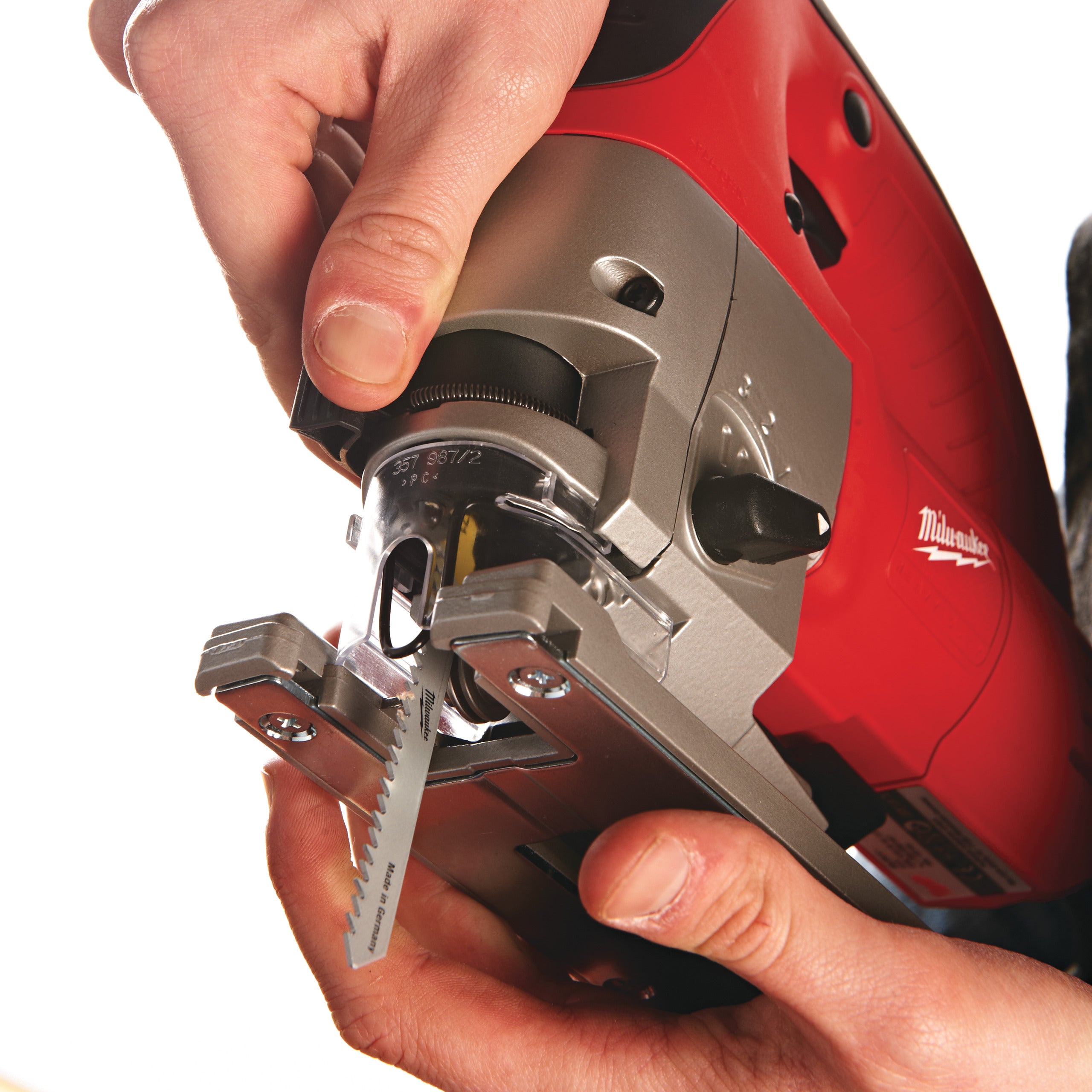 Fierăstrău pendular Heavy Duty, cu mâner superior Milwaukee JSPE 135 TX, cod 4933500568
