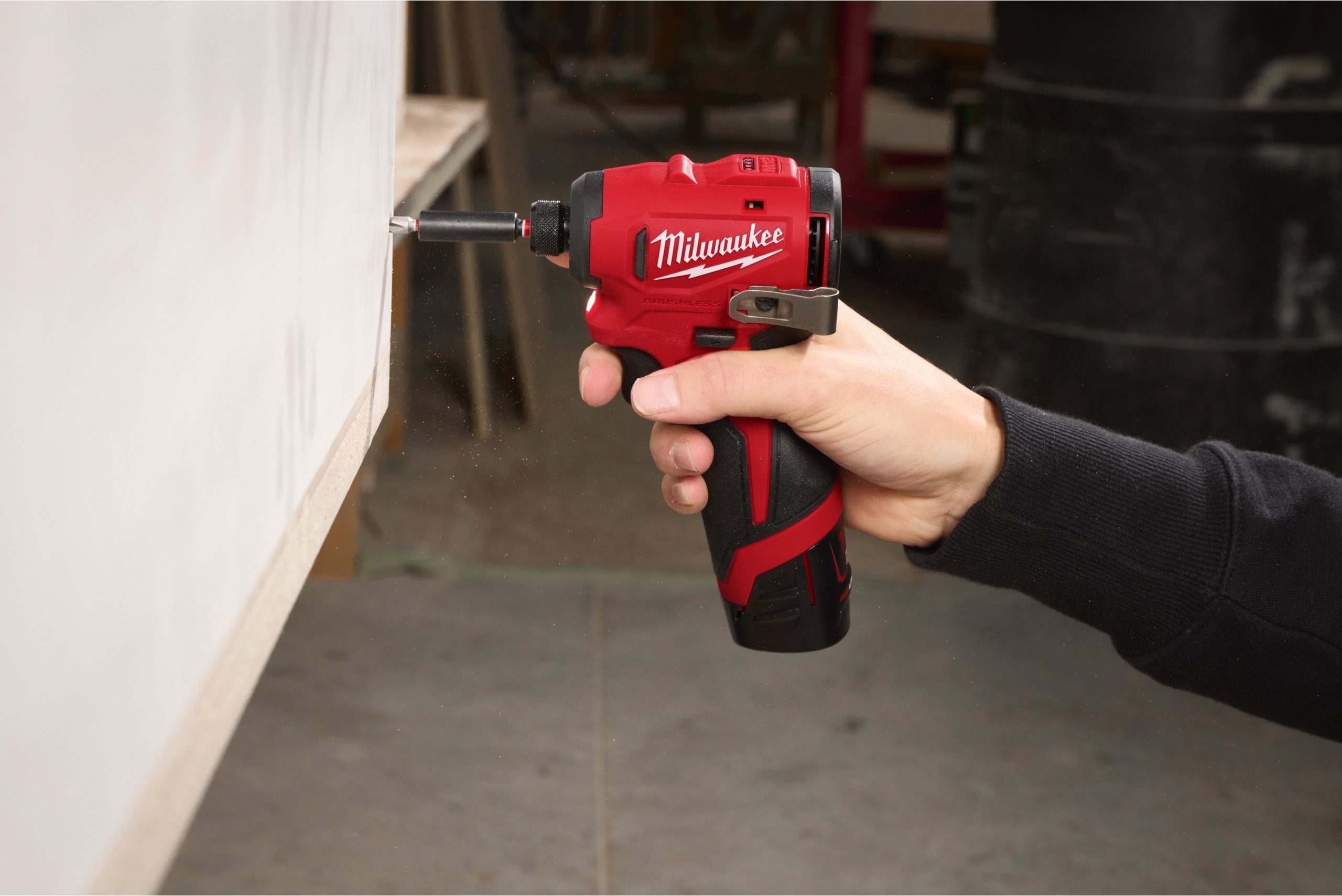 Mașină de înșurubat Milwaukee M12™ BLIDRC-0, compactă fără perii, fără acumulator, fără încărcător, cod 4933499689