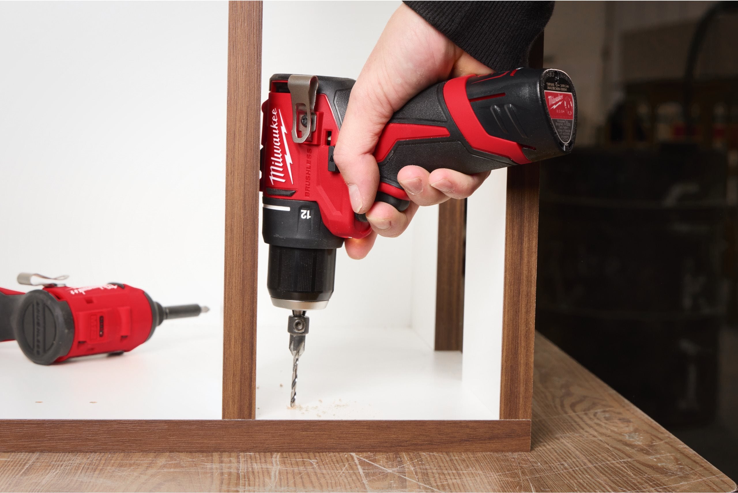 Mașină de găurit compactă Milwaukee M12 BLPDRC, cu percuție și motor fără perii