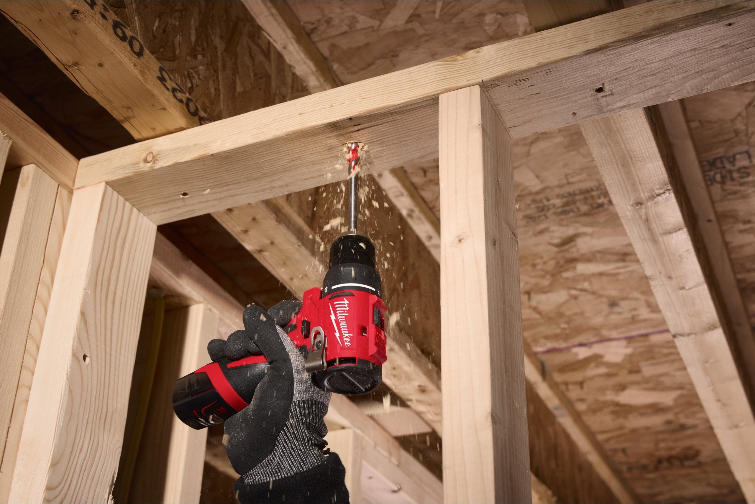 Mașină de găurit compactă Milwaukee M12 BLPDRC, cu percuție și motor fără perii