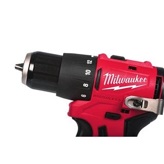 Mașină de găurit compactă Milwaukee M12 BLPDRC, cu percuție și motor fără perii