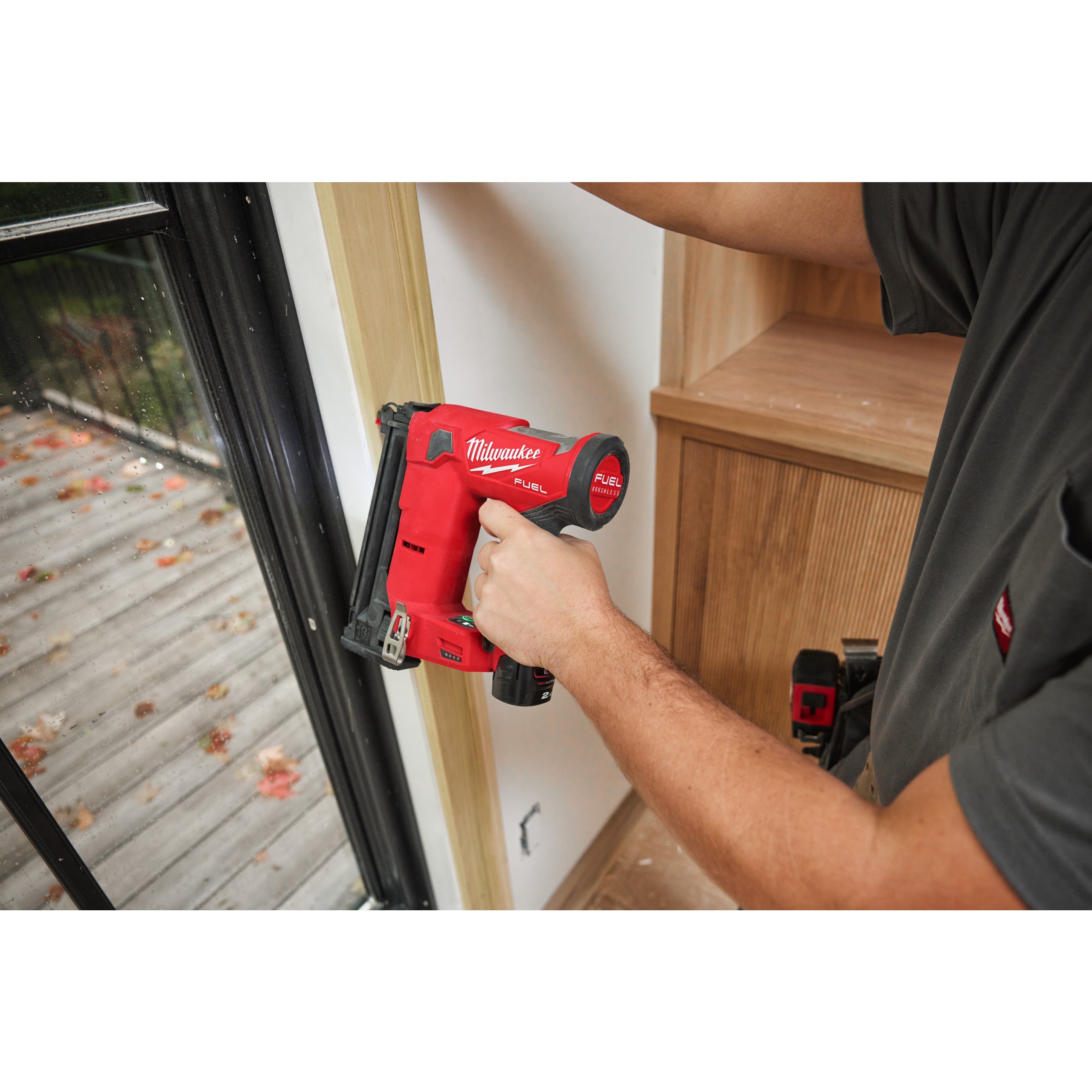 Pistol pentru cuie 18 GA Milwaukee M12 FCN18GS-202X FUEL™, cod 4933493355