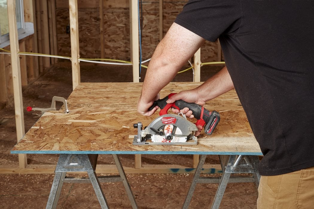 Fierăstrău circular M12 FUEL sub compact, Milwaukee, M12 FCS442-0, fără acumulator, fără încărcător, cod 4933493488