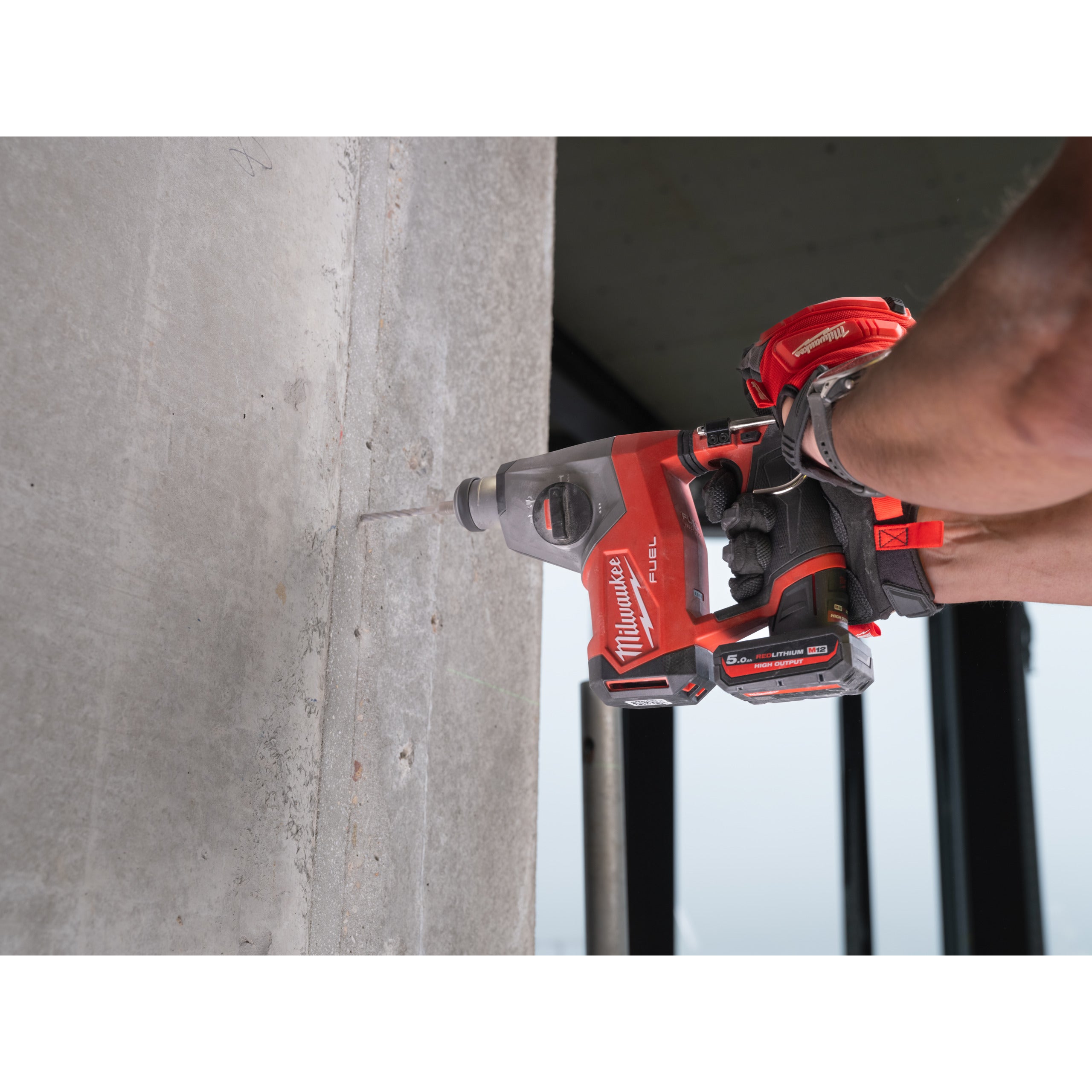 Ciocan rotopercutor SDS-plus Milwaukee M12 FHAC16-502X FUEL™ compact 16 mm, cod 4933499185