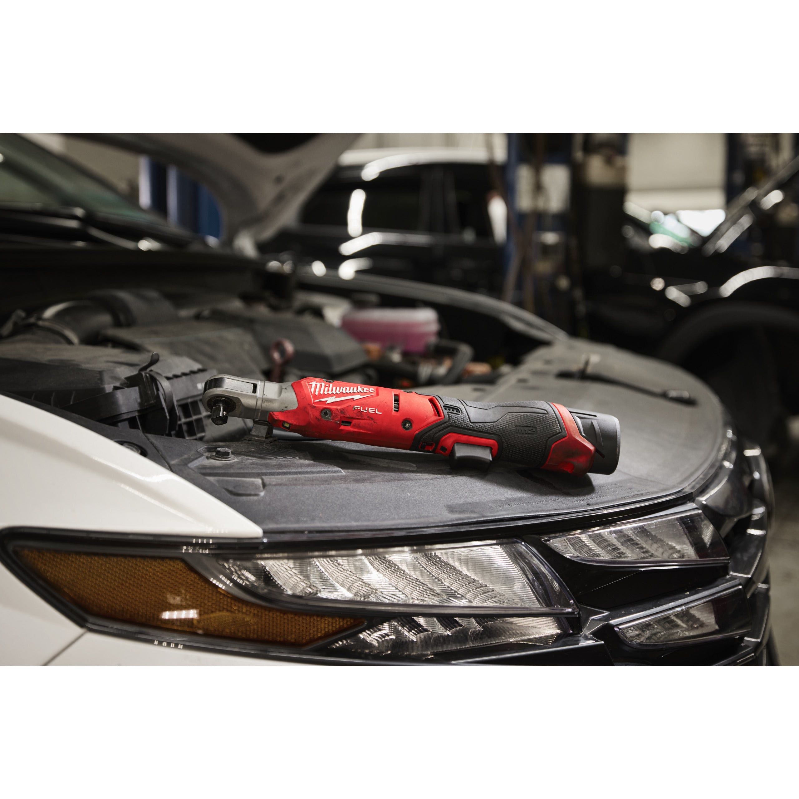 Antrenor cu clichet Milwaukee M12 FIR38G2-0 FUEL™ ⅜″, cod 4933498936