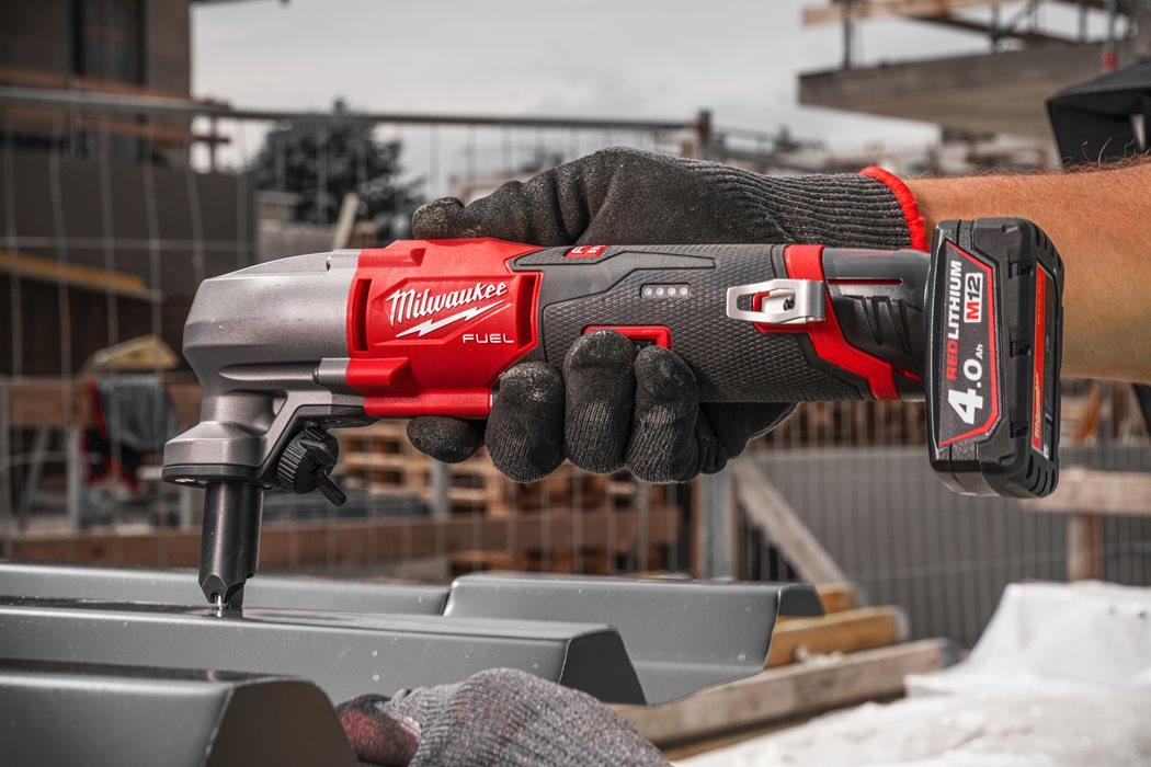 Mașină de tăiat tablă Milwaukee M12FNB16-0, 1,6 MM, FUEL™, fără cutie, cod 4933479617 - BIG STORE (Dynamic Tools SRL)