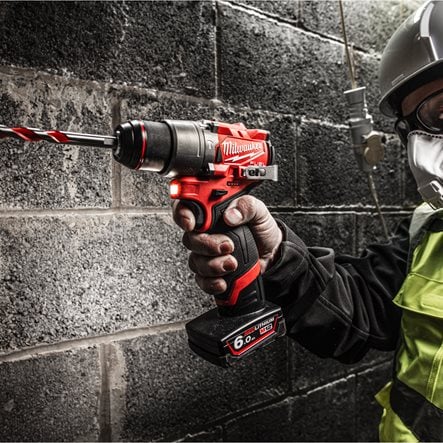 Mașină de găurit/înșurubat Milwaukee M12FPD2-602X, cu percuție M12 FUEL™ subcompactă, 2 x acumulator M12 B6, 1 x încărcător C12 C, 1 x cutie HD, cod 4933479870