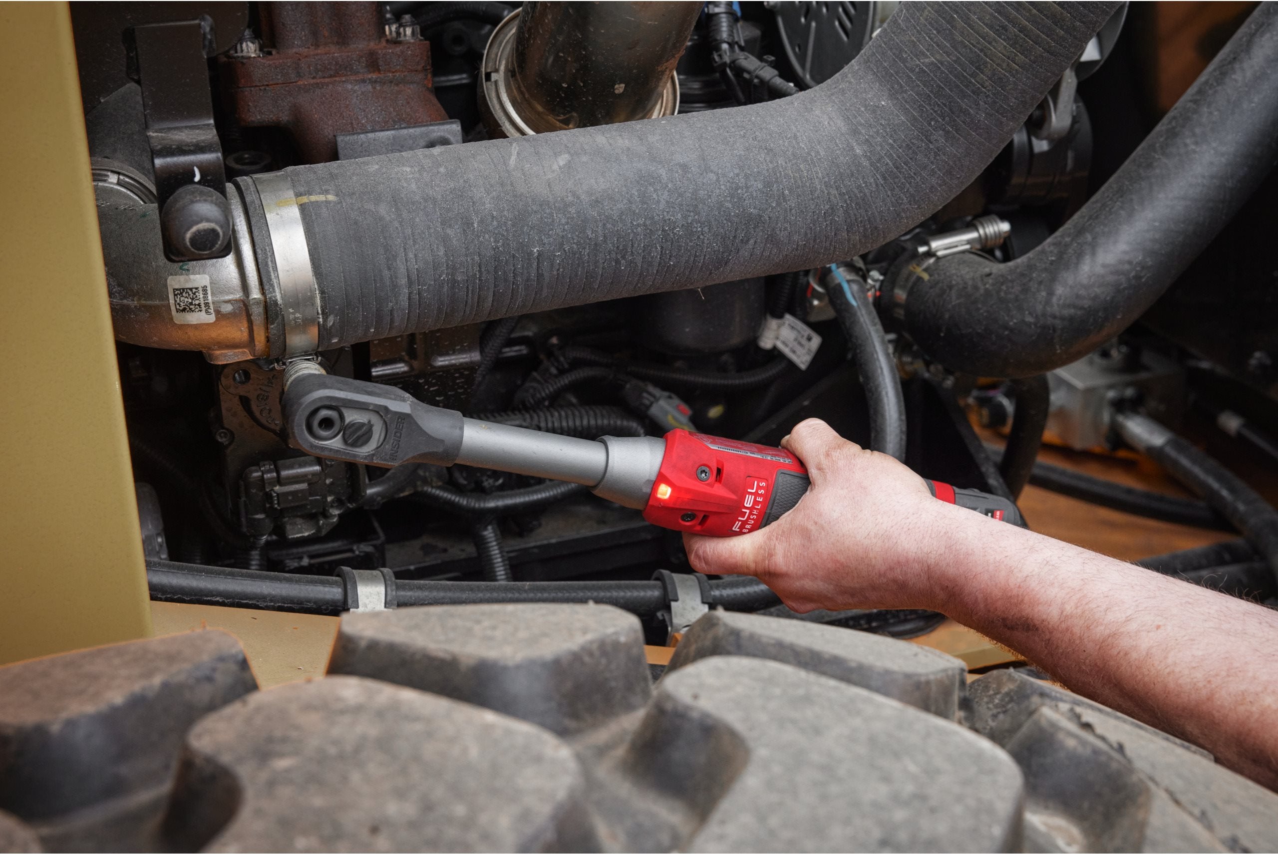 Antrenor cu clichet Milwaukee M12 FPTR-202X, FUEL™ INSIDER™ PASS-THROUGH, 2 x acumulator M12 B2, 1 x încărcător C12 C, 1 x cutie HD, cod 4933499411