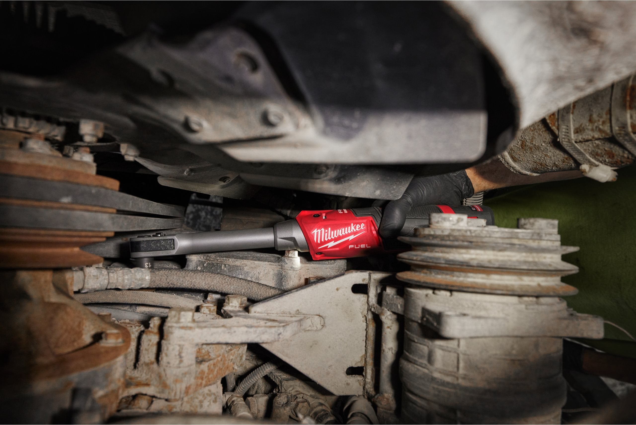 Antrenor cu clichet Milwaukee M12 FPTR-202X, FUEL™ INSIDER™ PASS-THROUGH, 2 x acumulator M12 B2, 1 x încărcător C12 C, 1 x cutie HD, cod 4933499411