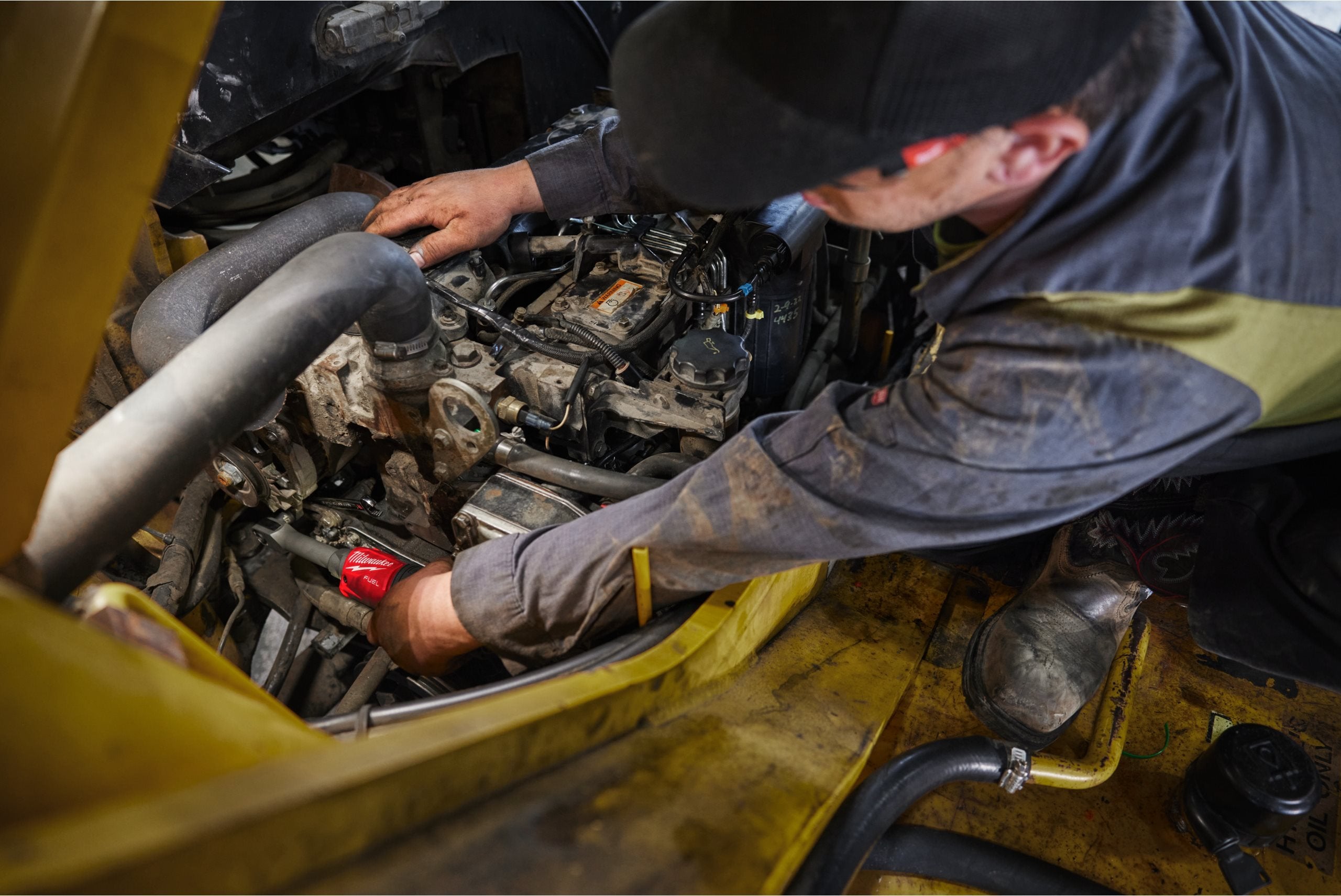 Antrenor cu clichet Milwaukee M12 FPTR-202X, FUEL™ INSIDER™ PASS-THROUGH, 2 x acumulator M12 B2, 1 x încărcător C12 C, 1 x cutie HD, cod 4933499411