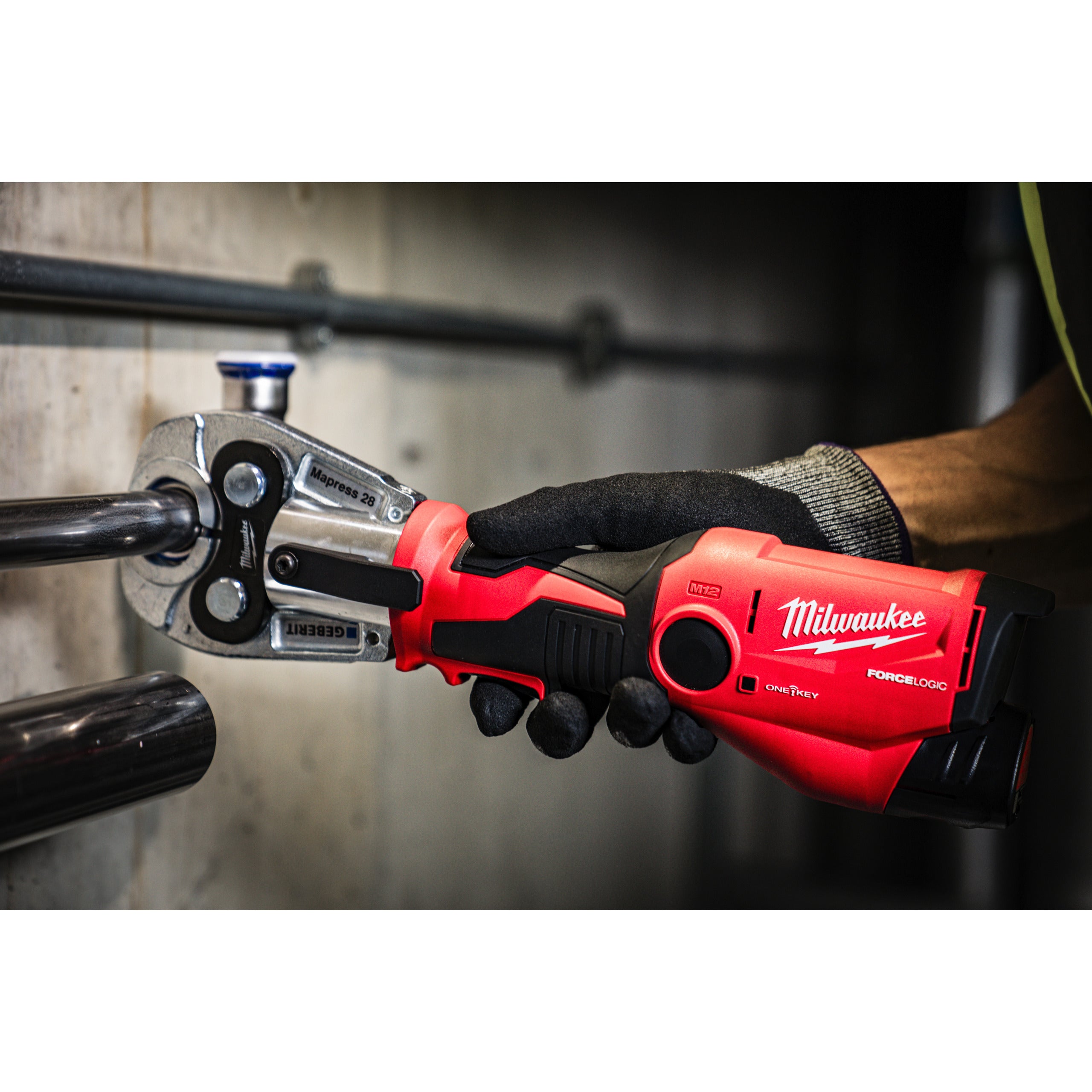 Presă hidraulică Milwaukee M12 ONEHPT-202C Geberit Mapress Set FORCE LOGIC™ ONE-KEY™ sub-compactă, cod 4933481038