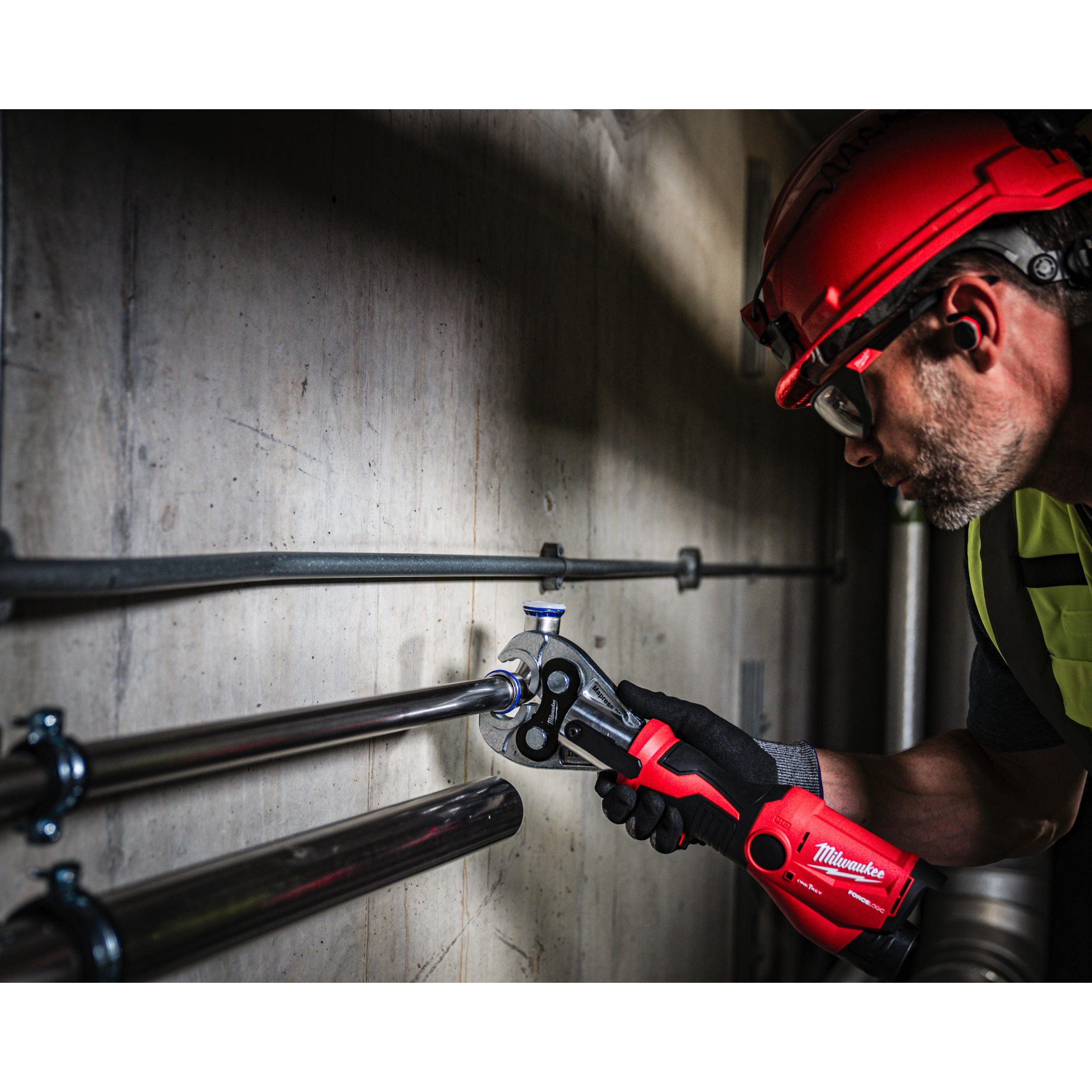 Presă hidraulică Milwaukee M12 ONEHPT-202C V-Set FORCE LOGIC™ ONE-KEY™ sub-compactă, cod 4933481034