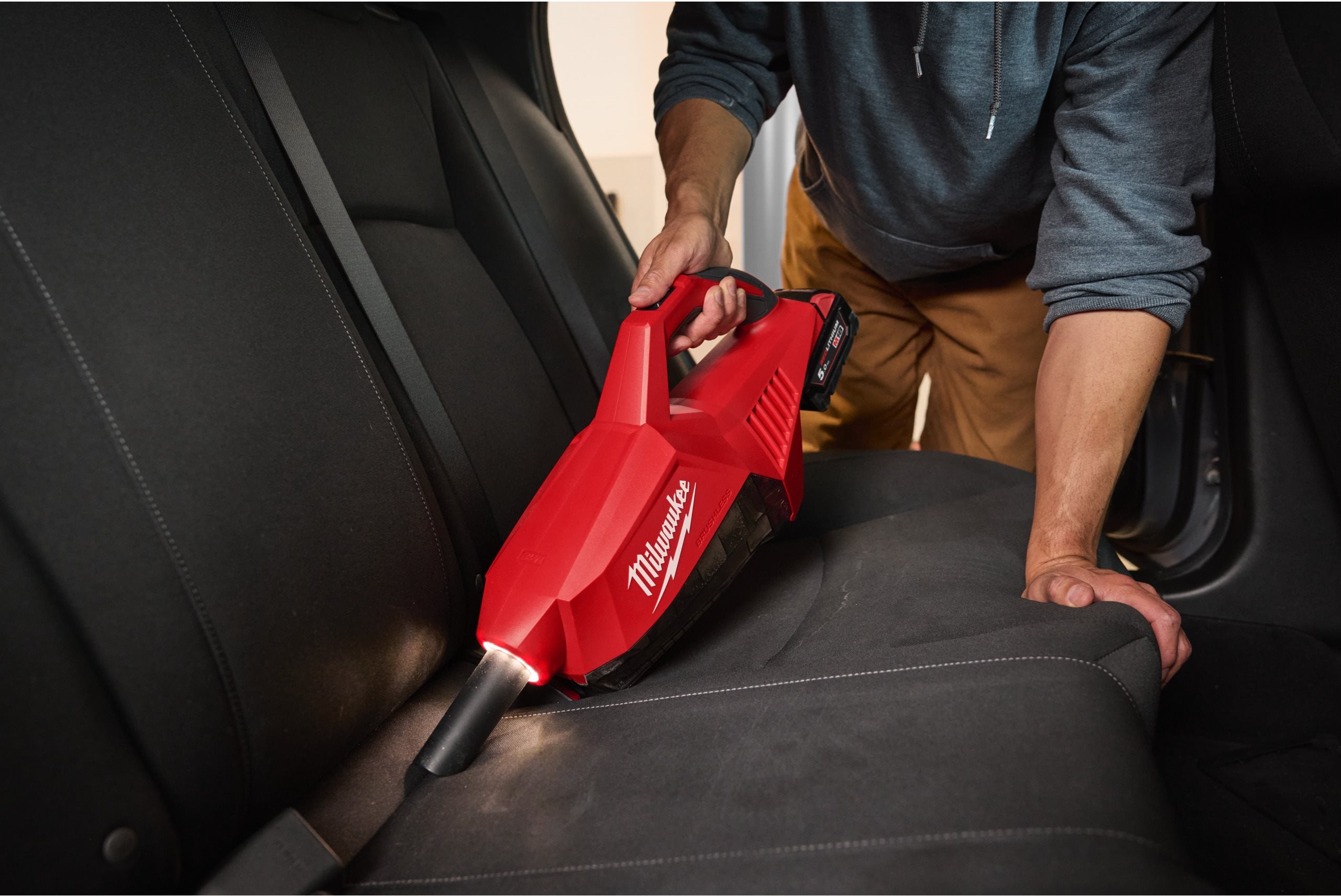 Aspirator compact M18™ fără perii Milwaukee M18 BLCV2-0