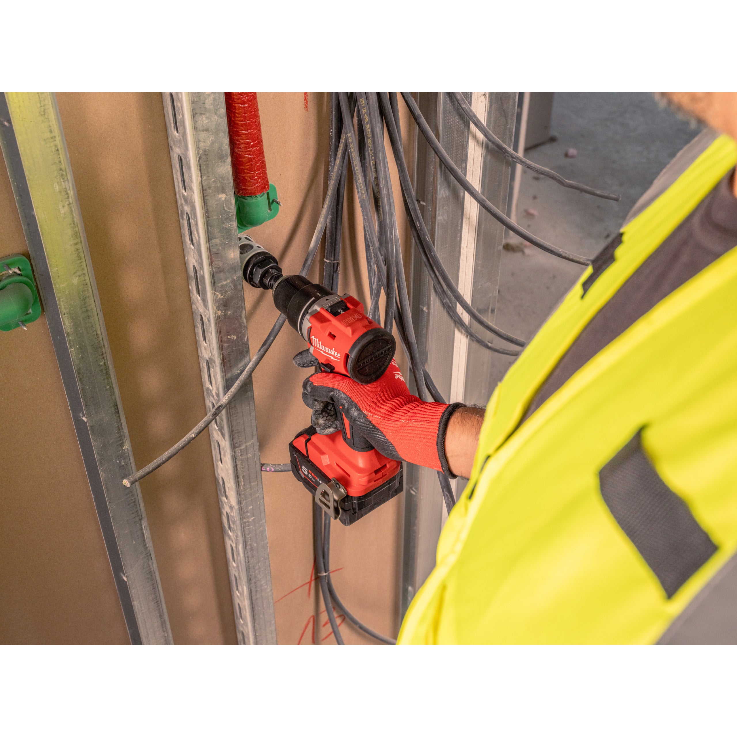 Mașină de găurit, compactă, cu motor fără perii Milwaukee M18 BLDDRC-0X, cod 4933492832