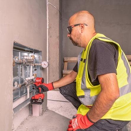 Mașină de înșurubat cu impact Milwaukee 1/4″ Hex, M18 BLIDRC-402C, compactă cu motor fără perii, 2 x acumulator M18 B4, 1 x incarcator M12-18C , cu cutie plastic, cod 4933492840 - BIG STORE (Dynamic Tools SRL)