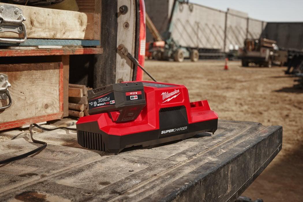 Încărcător dublu rapid M18™ Milwaukee M18 DBSC, cod 4932492531 - BIG STORE (Dynamic Tools SRL)