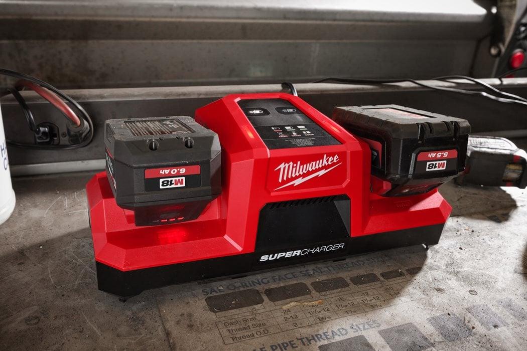 Încărcător dublu rapid M18™ Milwaukee M18 DBSC, cod 4932492531 - BIG STORE (Dynamic Tools SRL)